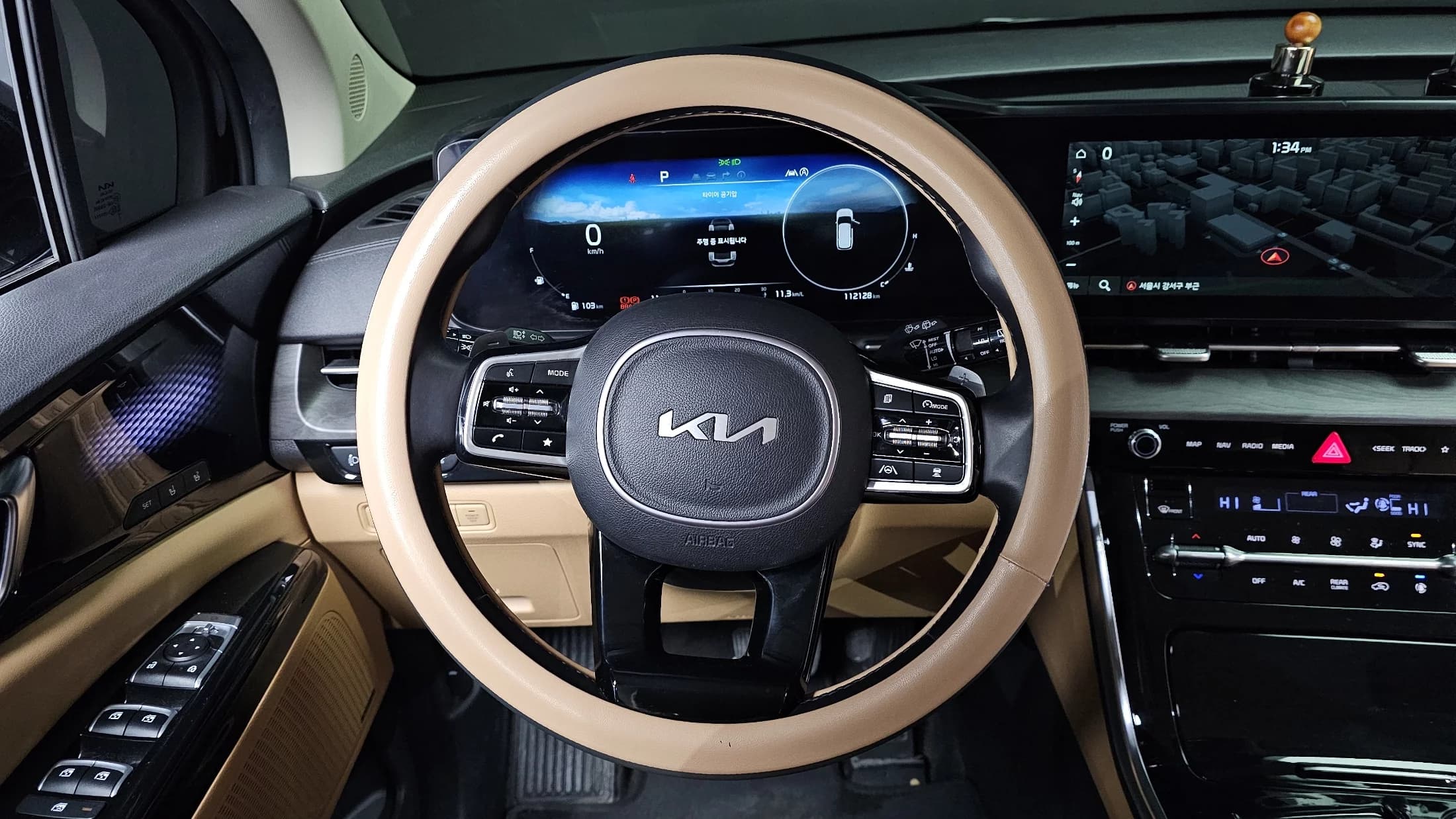 Kia Carnival 9-Seater Signature, 2022 г. 112198 км. — фото 13