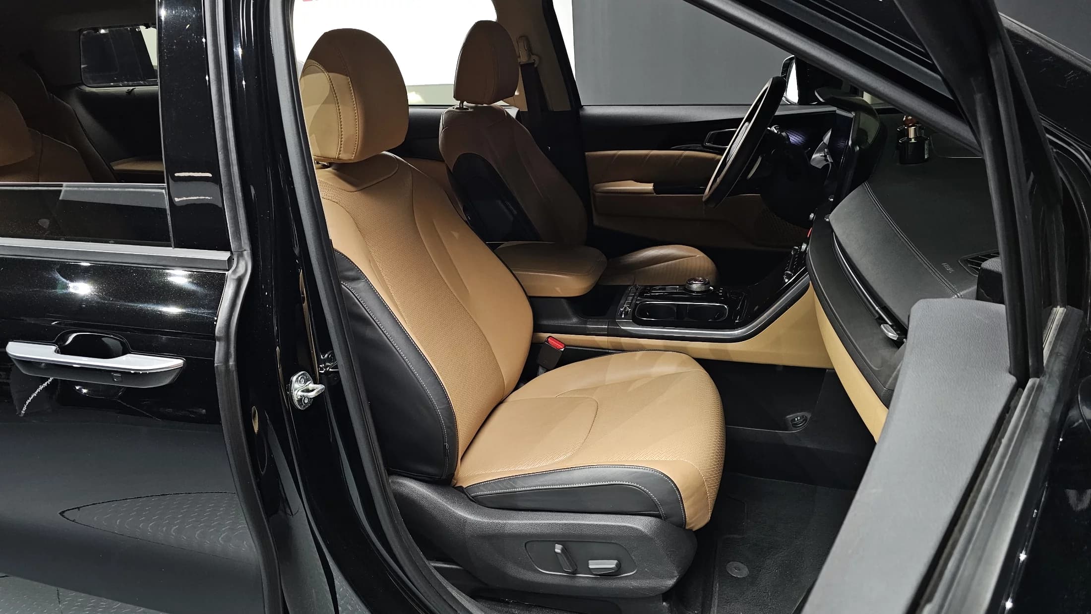 Kia Carnival 9-Seater Signature, 2022 г. 112198 км. — фото 10