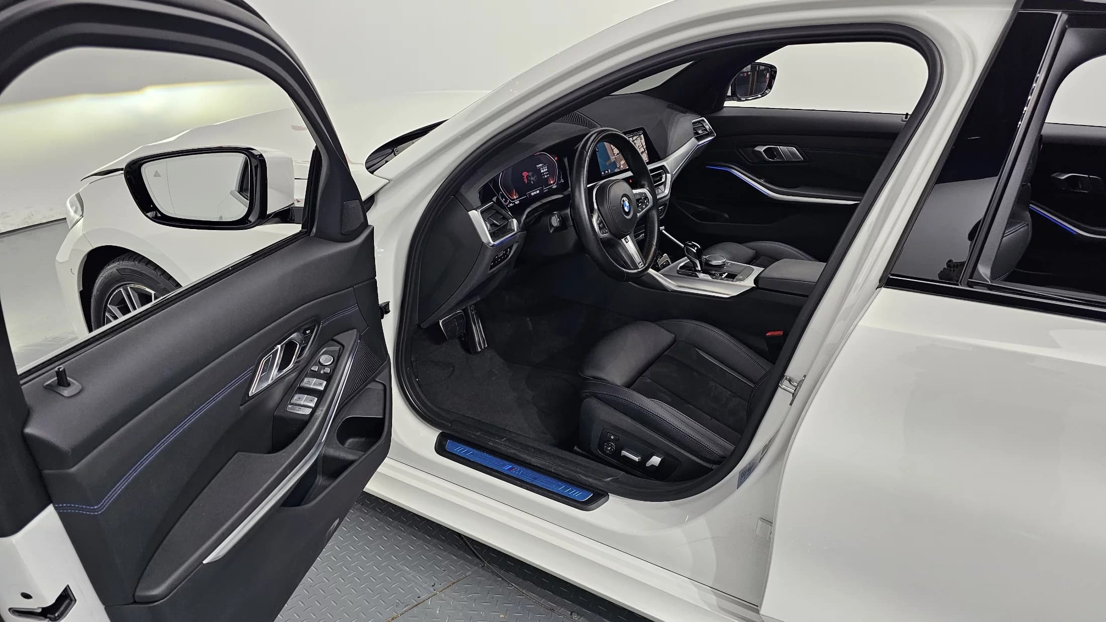 BMW 3-Series 320i M Sport, 2022 г. 68700 км. — фото 11