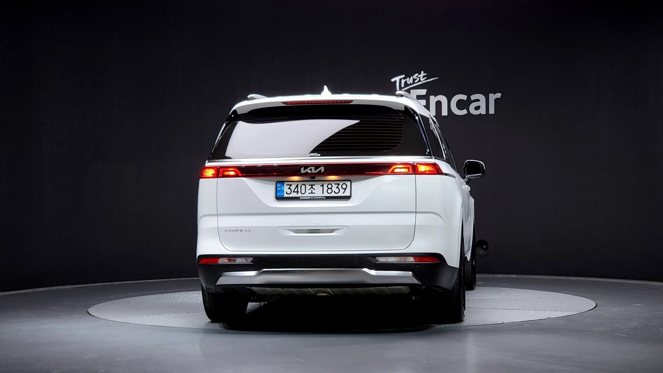 Kia Carnival 9-Seater Noblesse, 2023 г. 60305 км. — фото 4