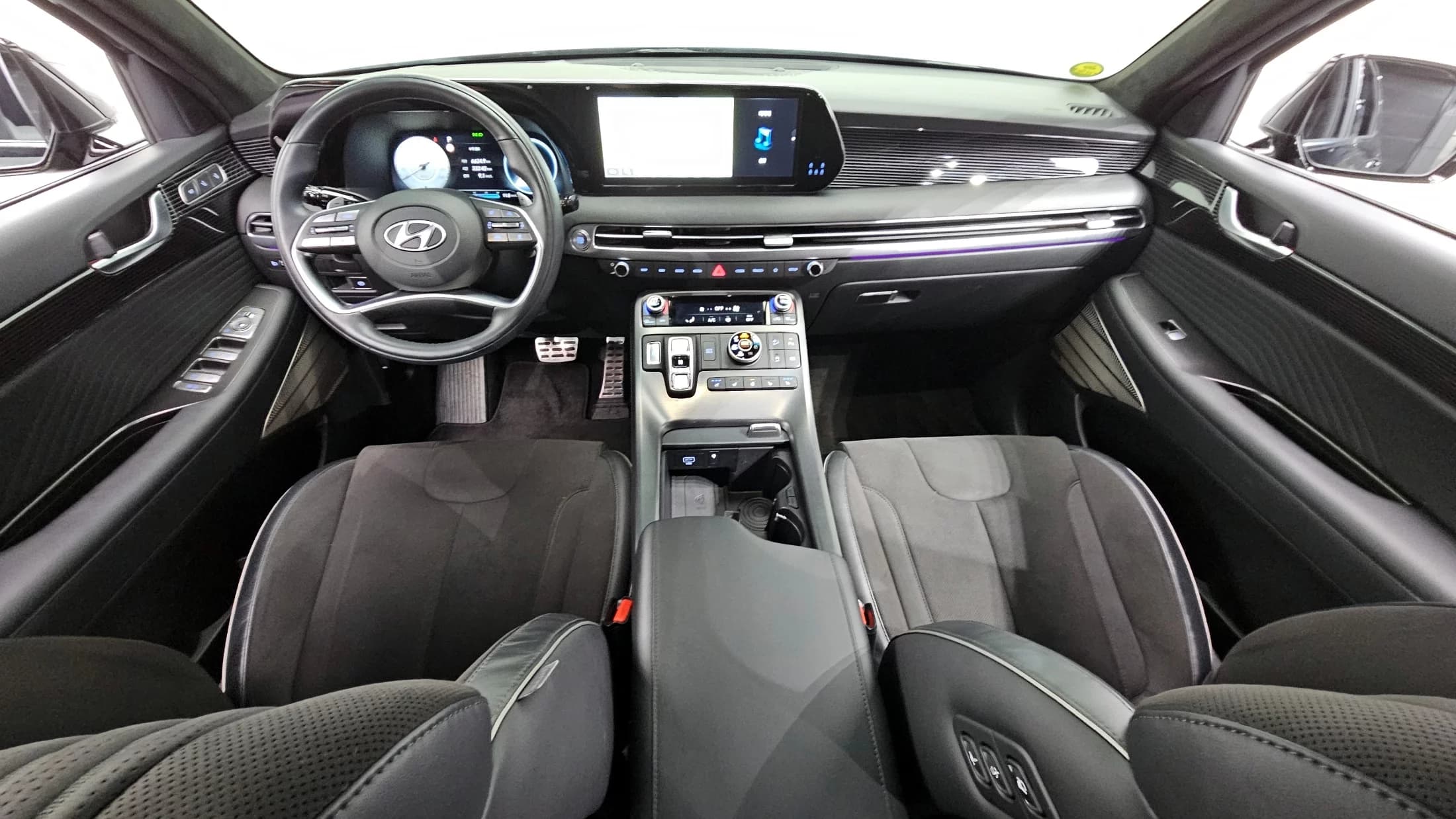 Hyundai Palisade Diesel 2.2 4WD Calligraphy Black Edition, 2023 г. 22379 км. — фото 7