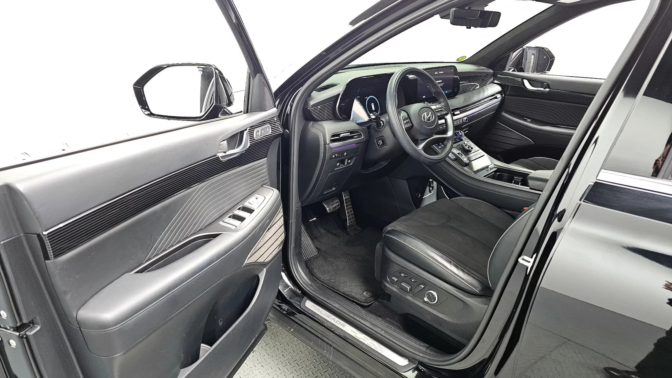 Hyundai Palisade Diesel 2.2 4WD Calligraphy Black Edition, 2023 г. 22379 км. — фото 10