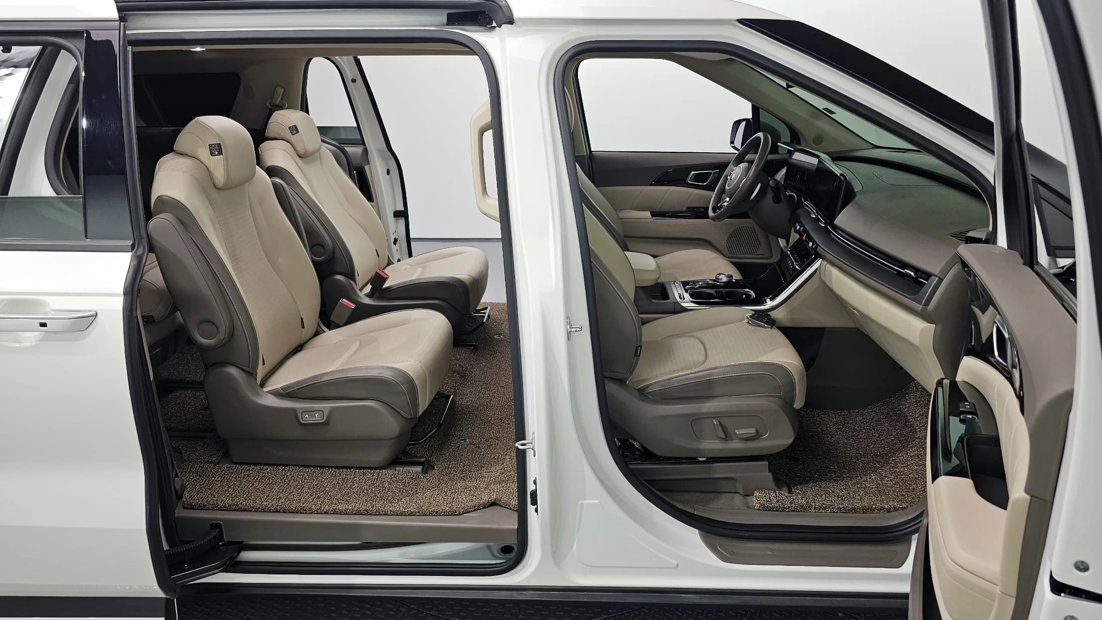 Kia Carnival 9-Seater Signature, 2021 г. 79441 км. — фото 11