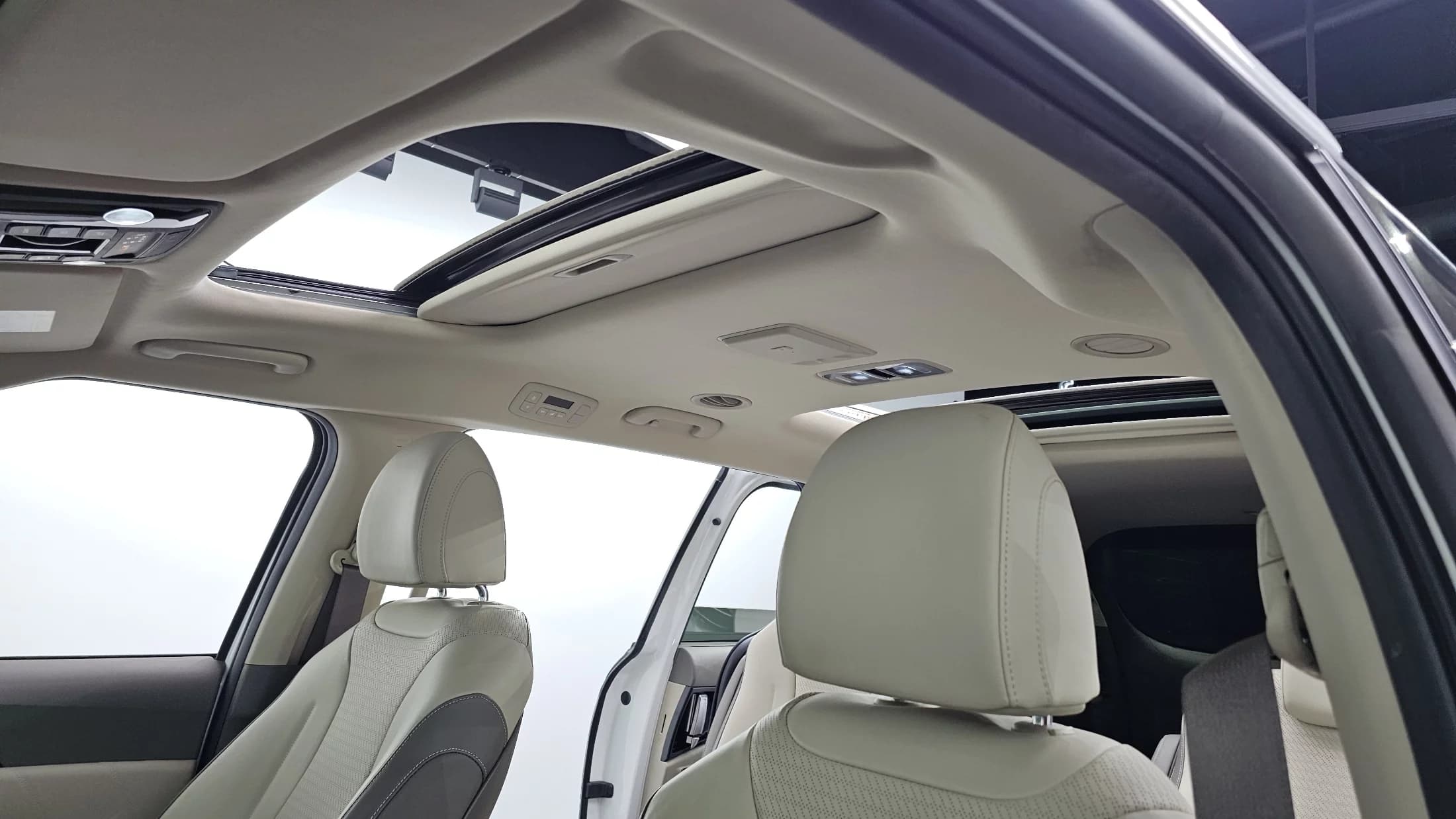 Kia Carnival 9-Seater Signature, 2021 г. 79441 км. — фото 18