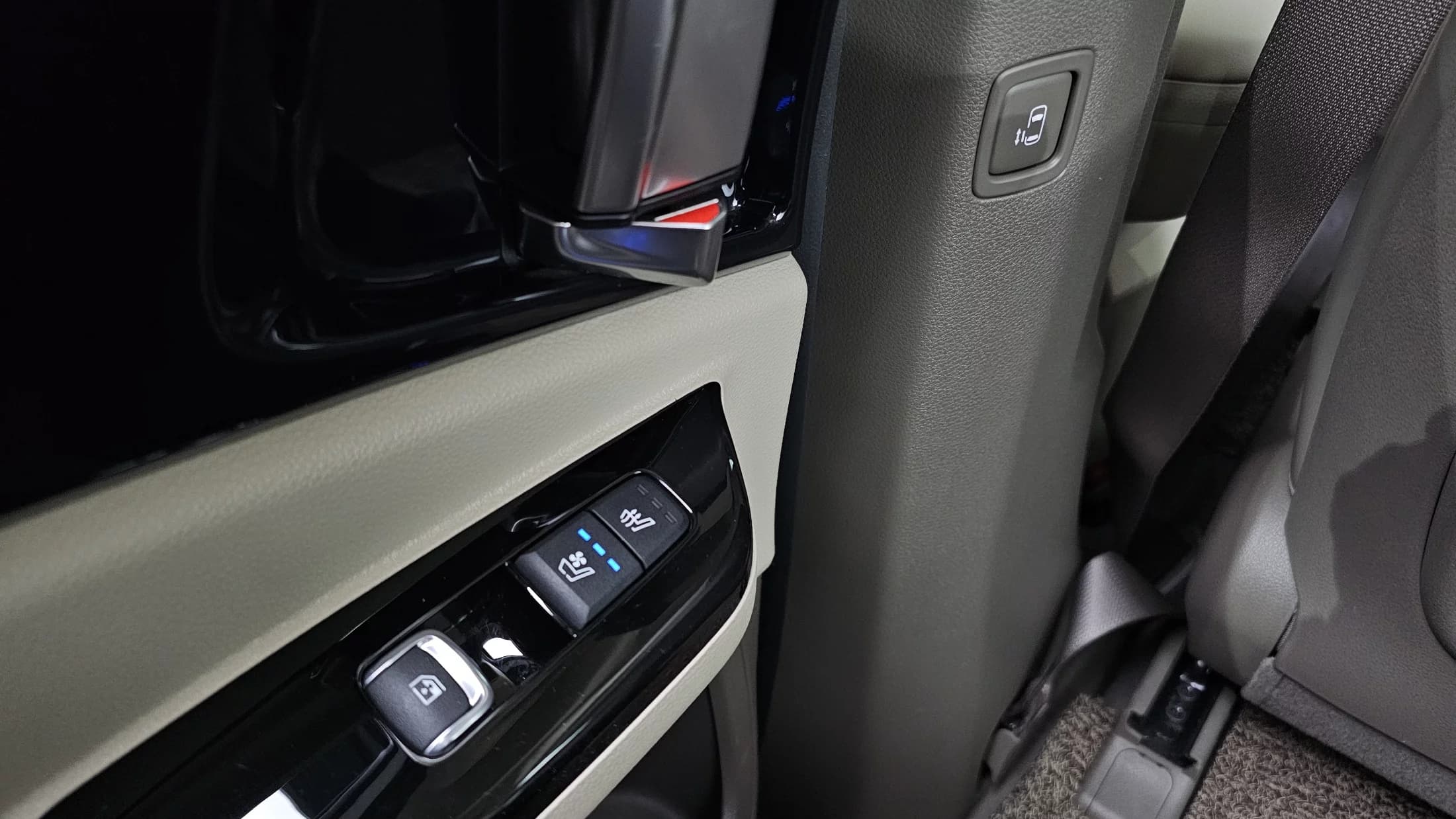Kia Carnival 9-Seater Signature, 2021 г. 79441 км. — фото 19