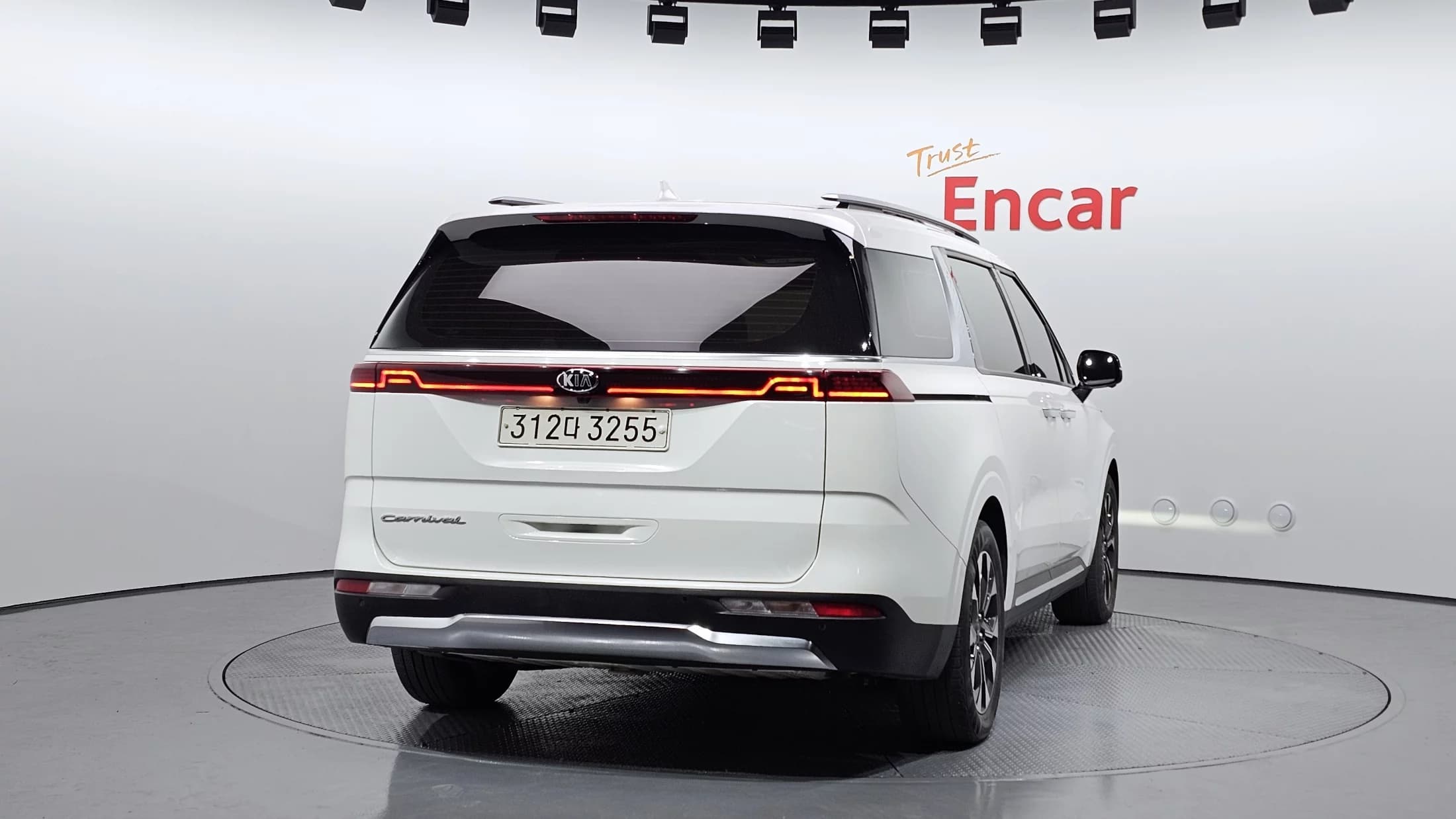 Kia Carnival 9-Seater Signature, 2021 г. 79441 км. — фото 4