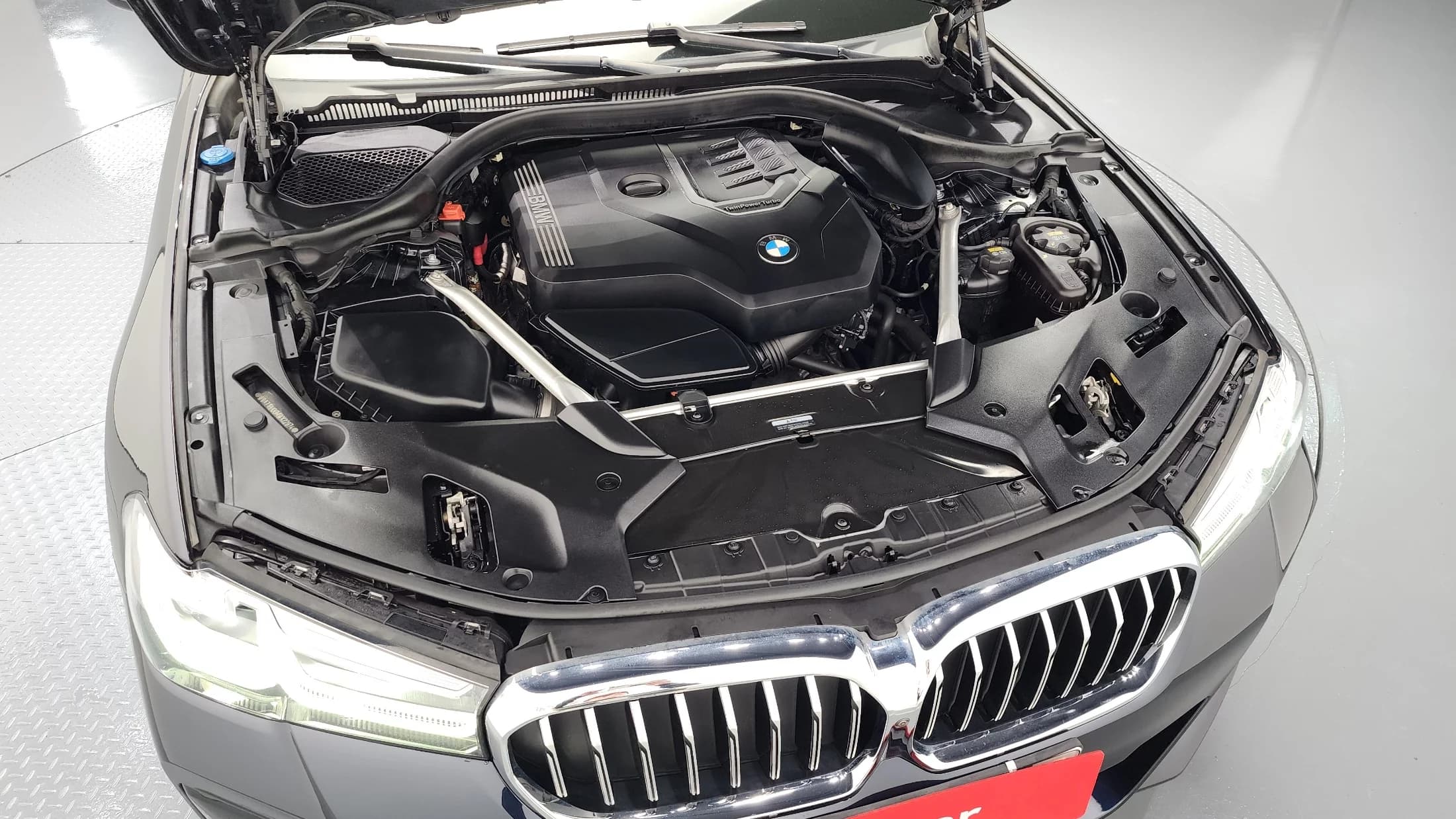 BMW 5-Series 530i M Sport Package, 2021 г. 64462 км. — фото 6