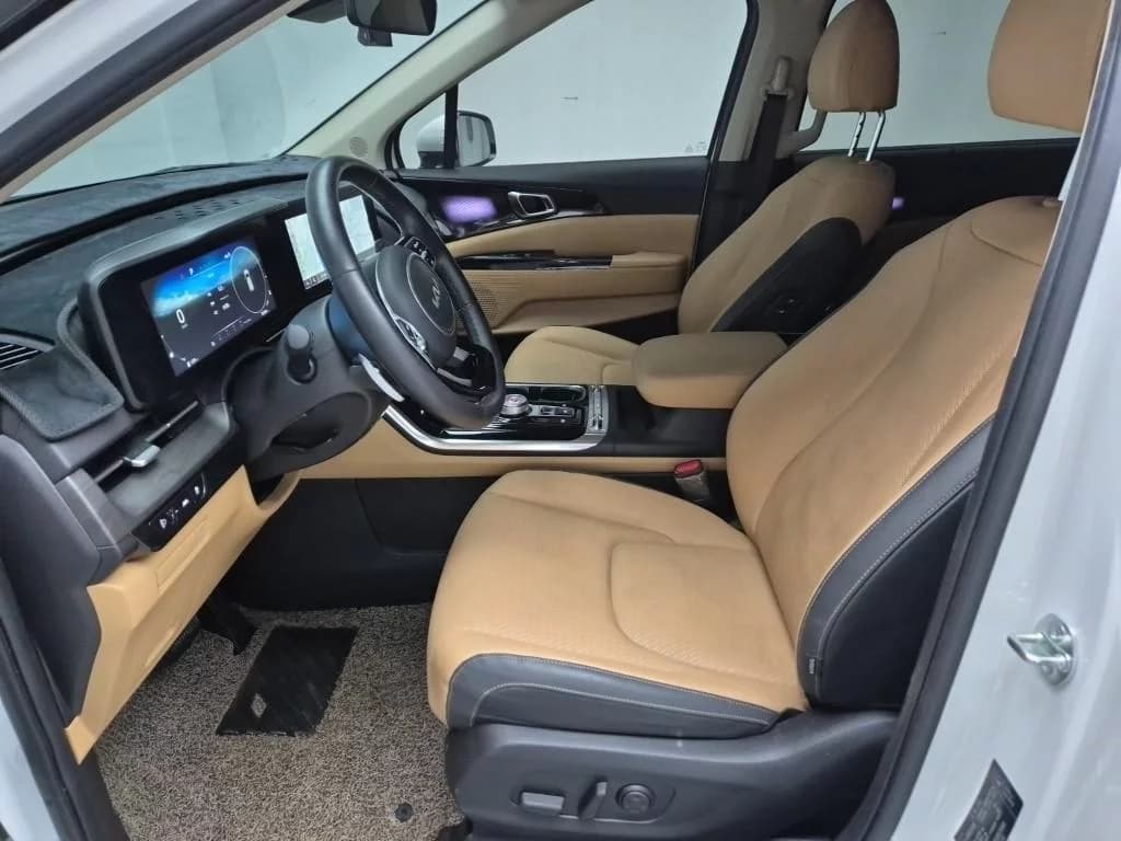 Kia Carnival 9-Seater Signature, 2023 г. 55076 км. — фото 11