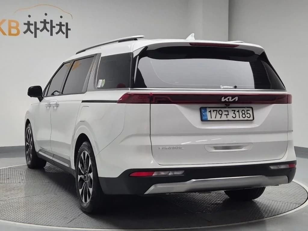 Kia Carnival 9-Seater Signature, 2023 г. 55077 км. — фото 3