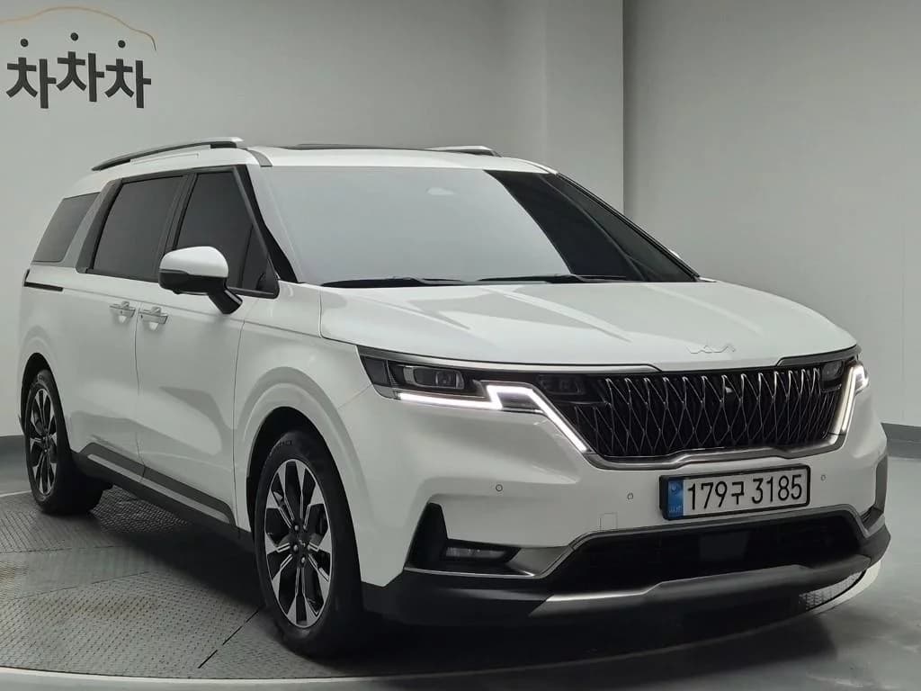 Kia Carnival 9-Seater Signature, 2023 г. 55077 км. — фото 5