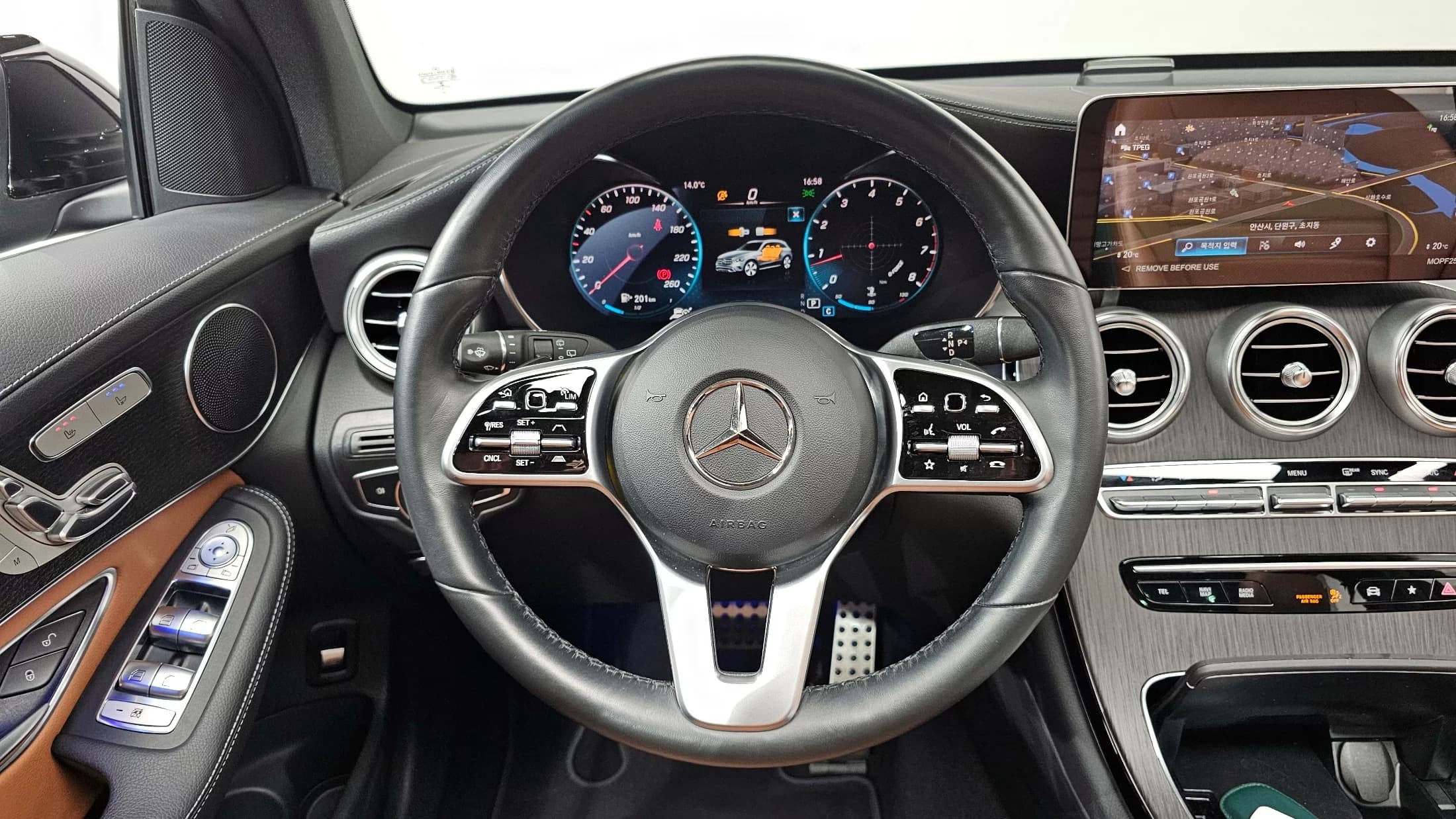 Mercedes-Benz GLC-Class GLC300 4MATIC, 2022 г. 66340 км. — фото 13