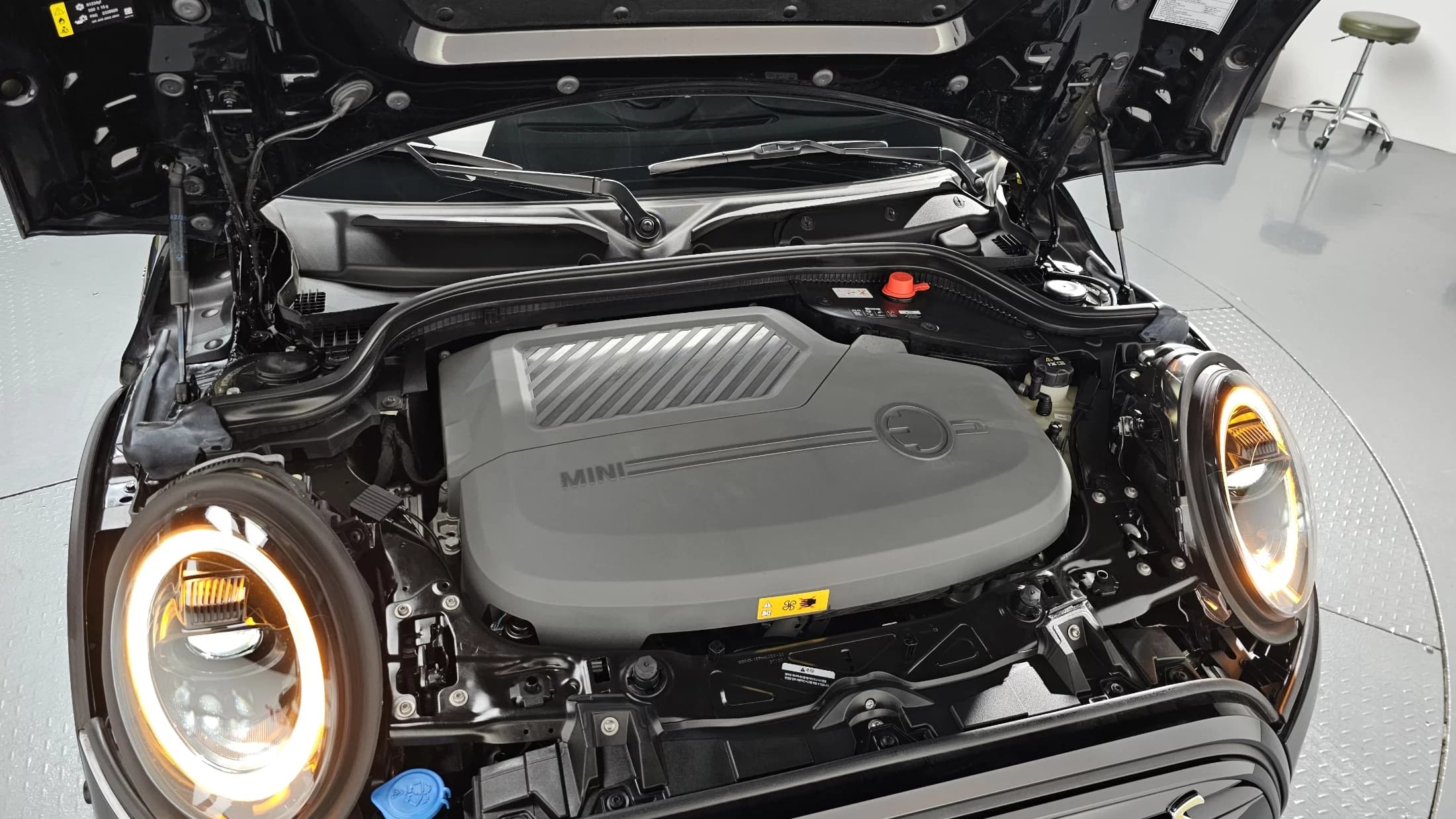 MINI Cooper SE Electric 3rd, электромобиль, 2023 г. 17927 км. — фото 6