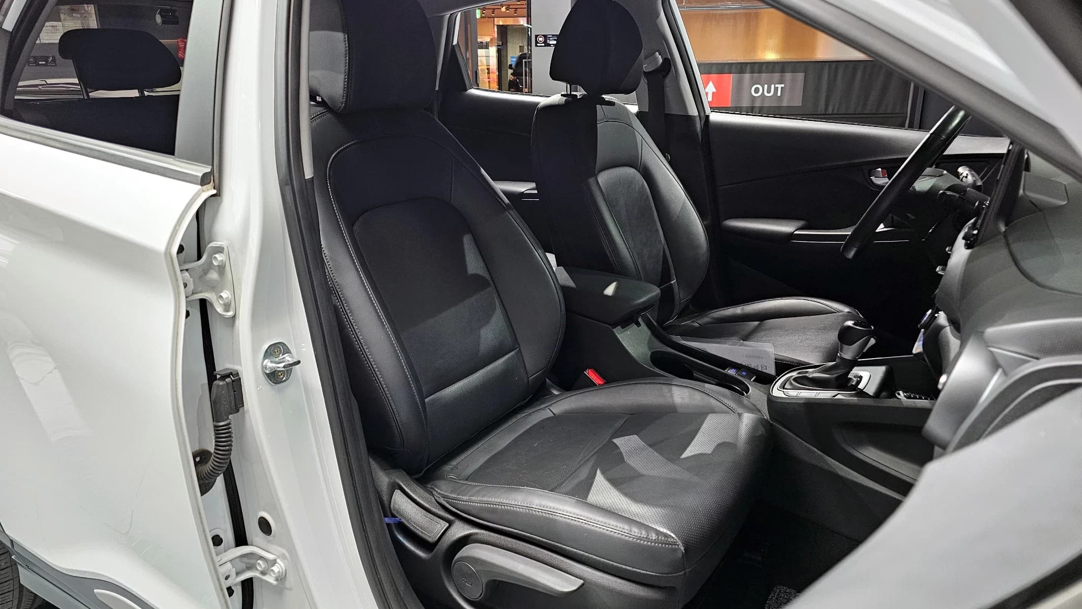 Hyundai Kona Modern Choice, гибрид, 2022 г. 40147 км. — фото 10