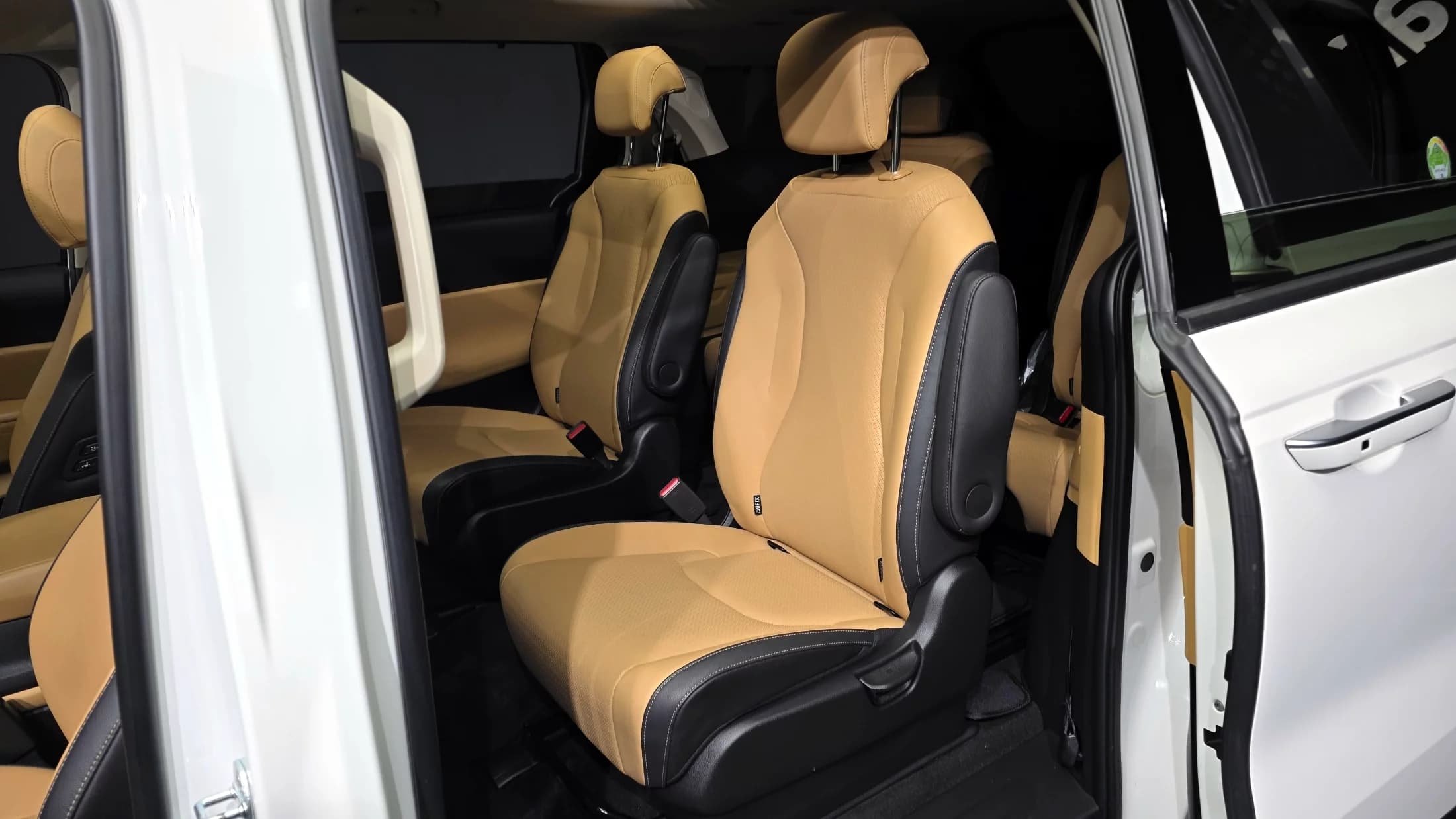 Kia Carnival 9-Seater Signature, 2022 г. 127325 км. — фото 11