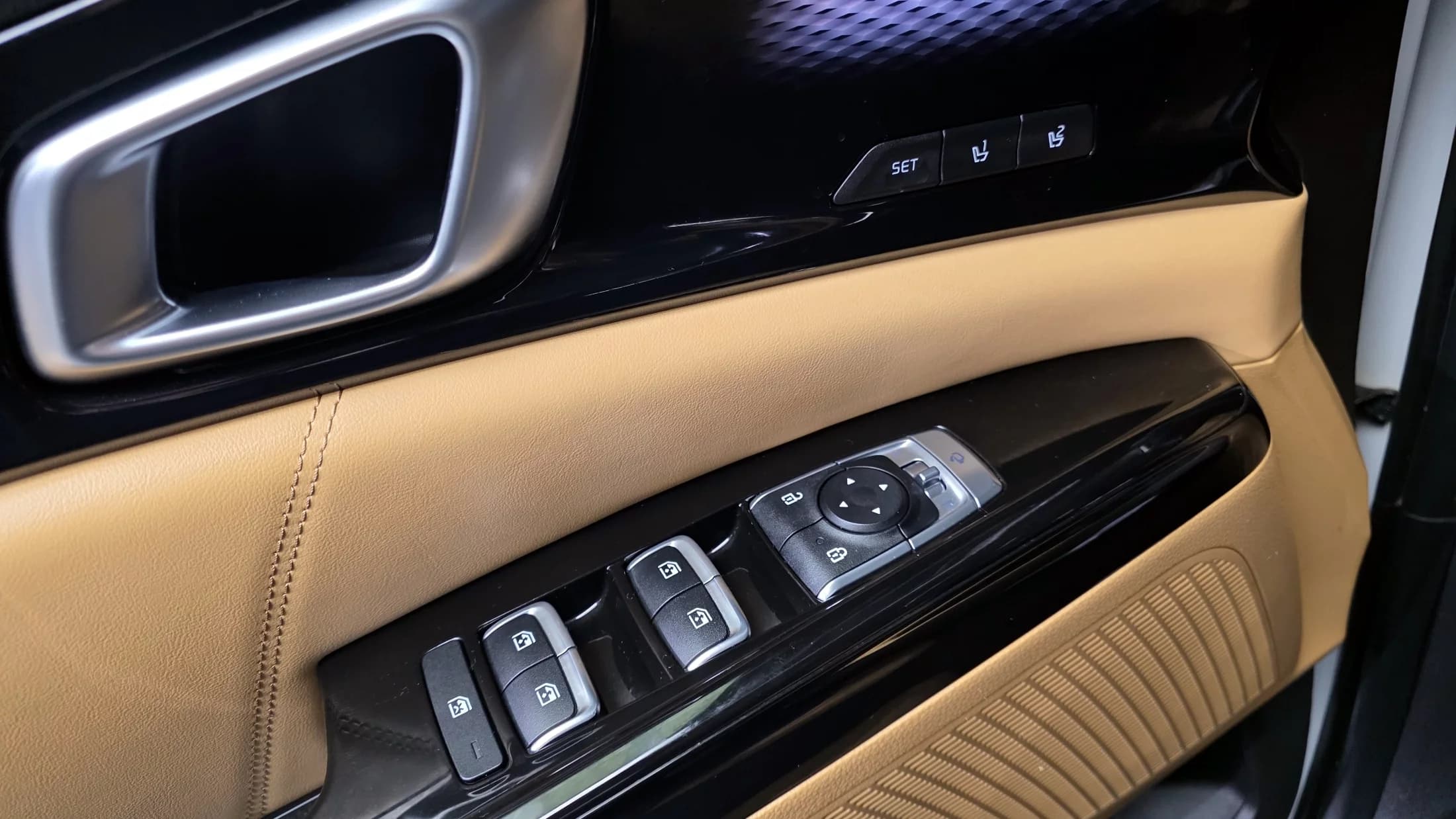 Kia Carnival 9-Seater Signature, 2022 г. 127325 км. — фото 14