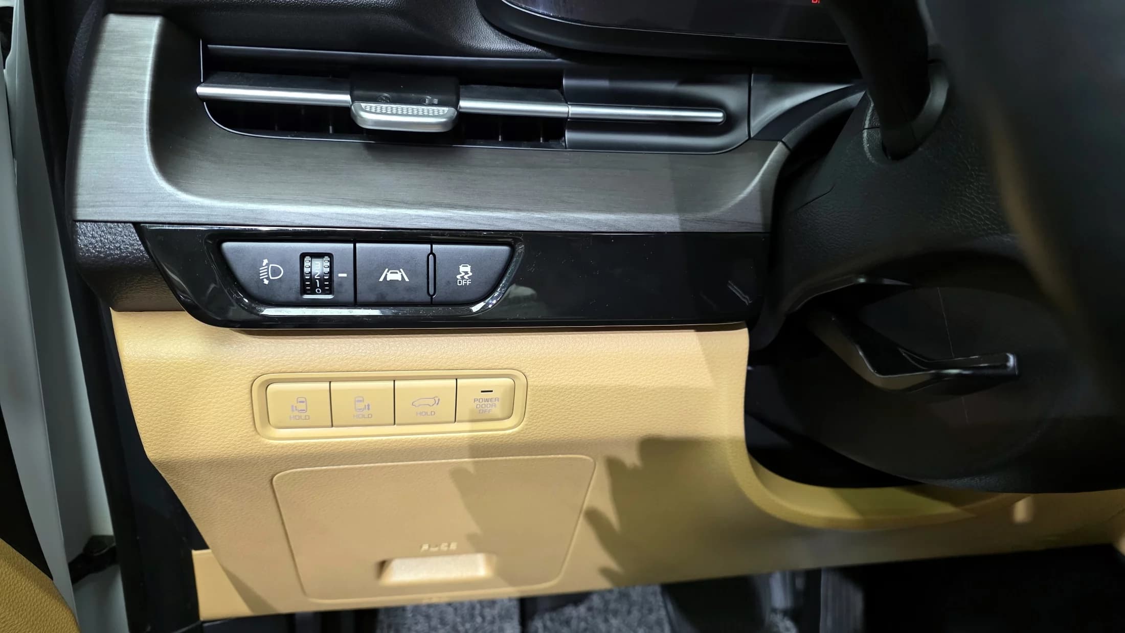Kia Carnival 9-Seater Signature, 2022 г. 127325 км. — фото 15