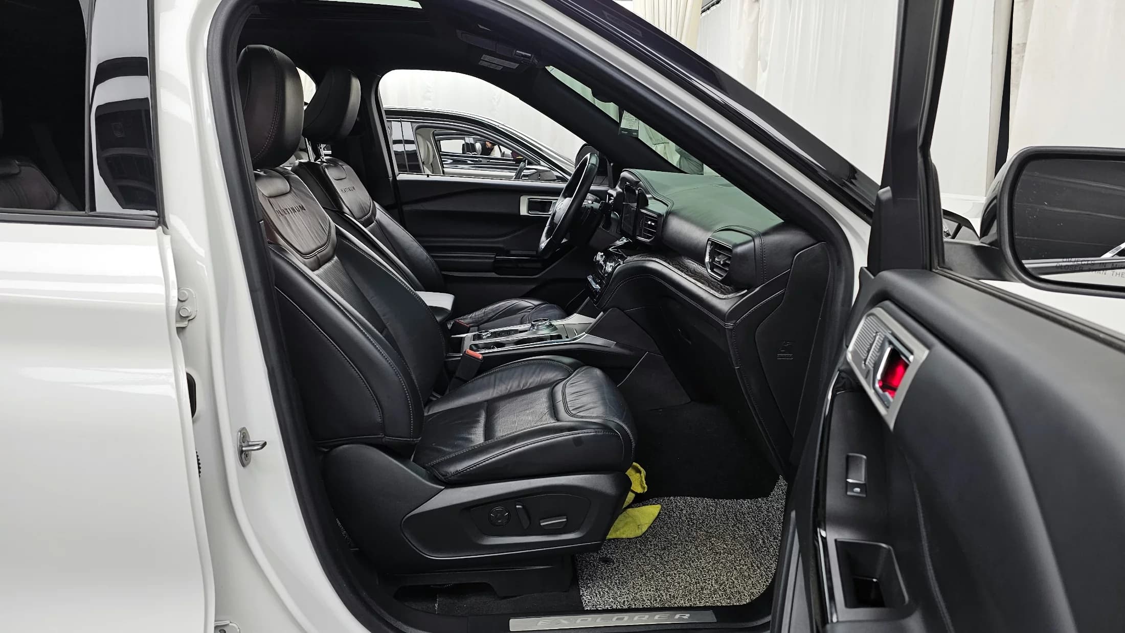 Ford EXPLORER 3.0 Platinum 4WD, 2021 г. 115369 км. — фото 11