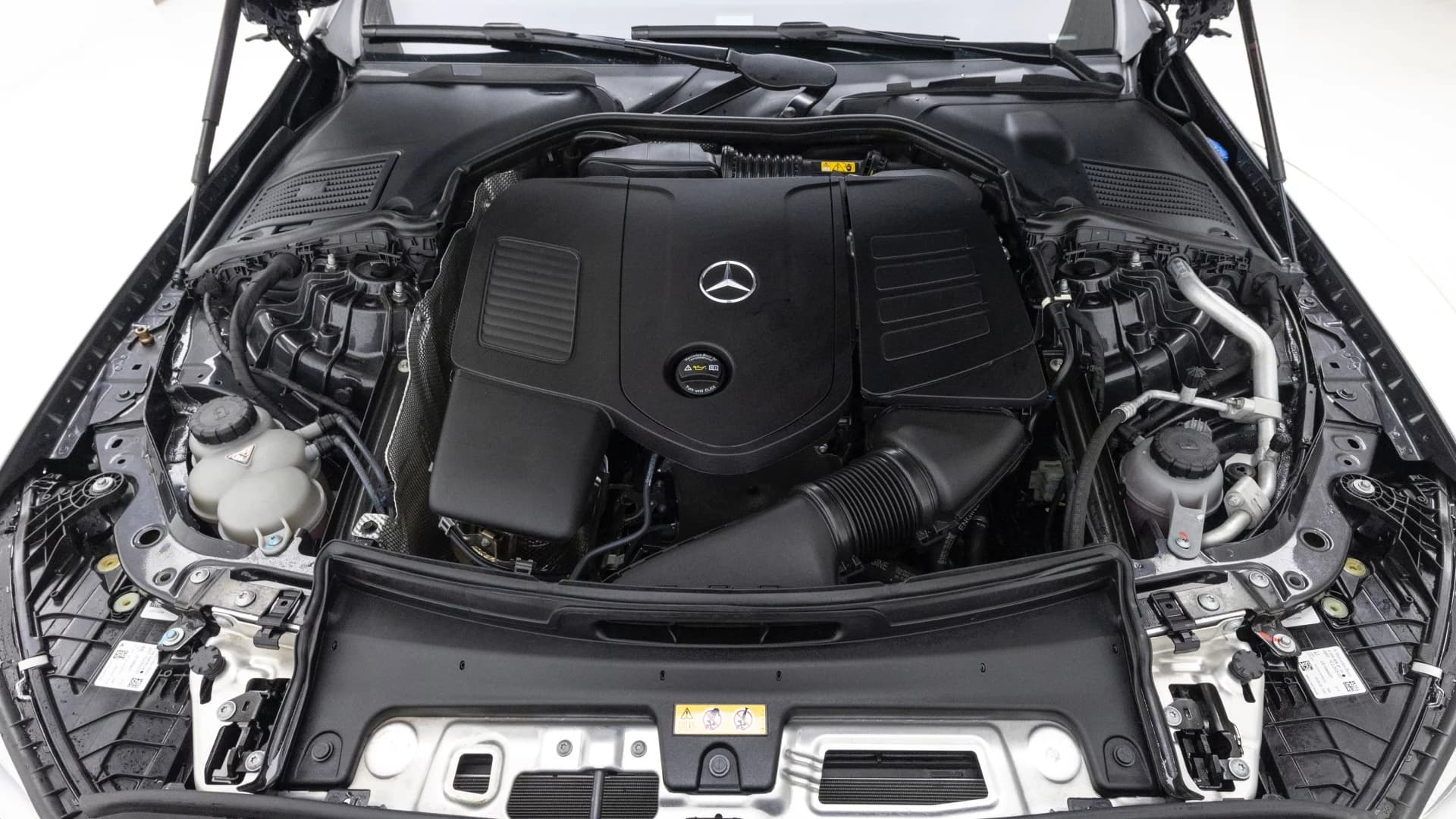 Mercedes-Benz C-Class C300 4MATIC Avantgarde, 2023 г. 9412 км. — фото 6