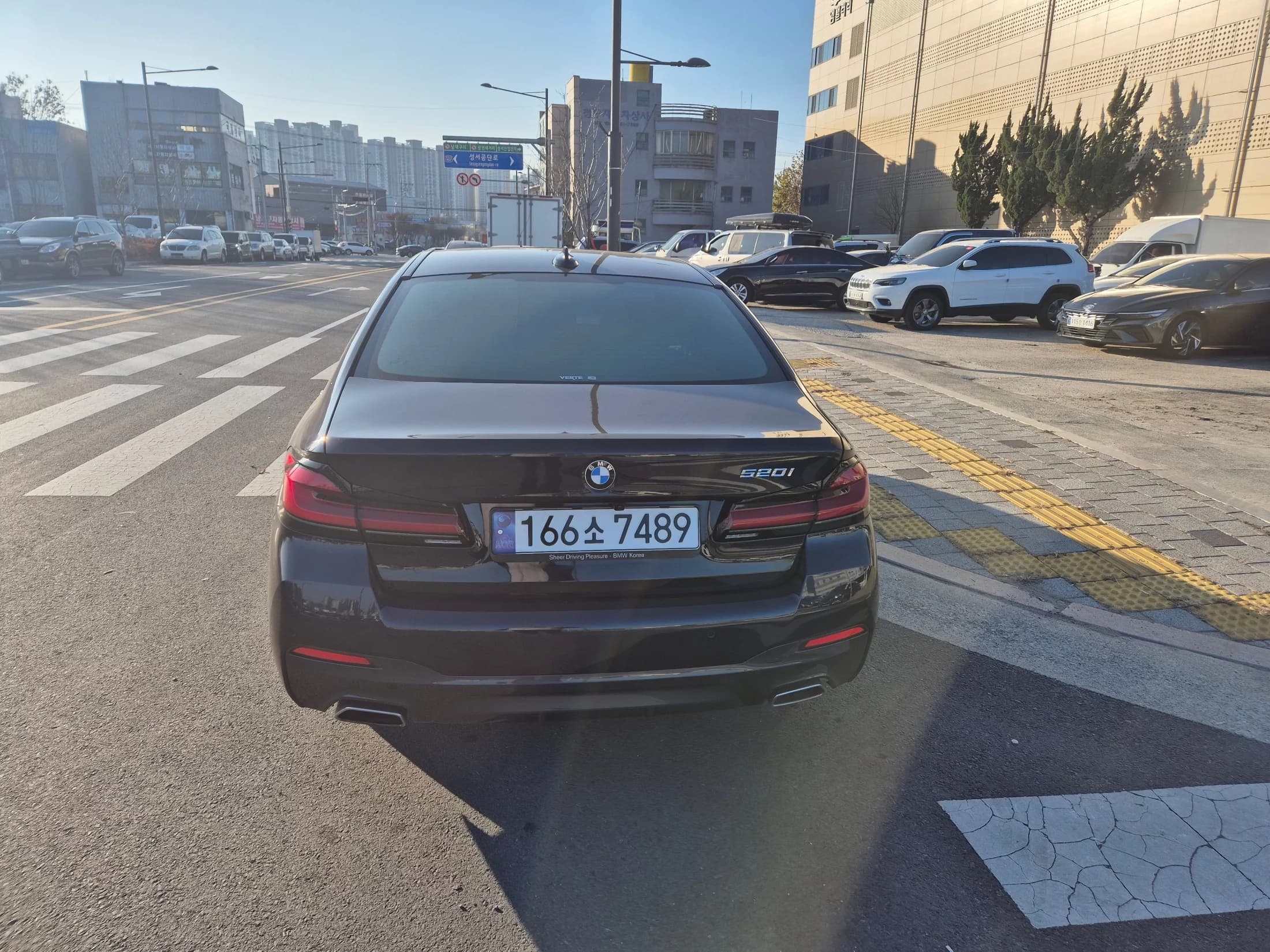 BMW 5-Series 520i M Sport, 2021 г. 43898 км. — фото 4