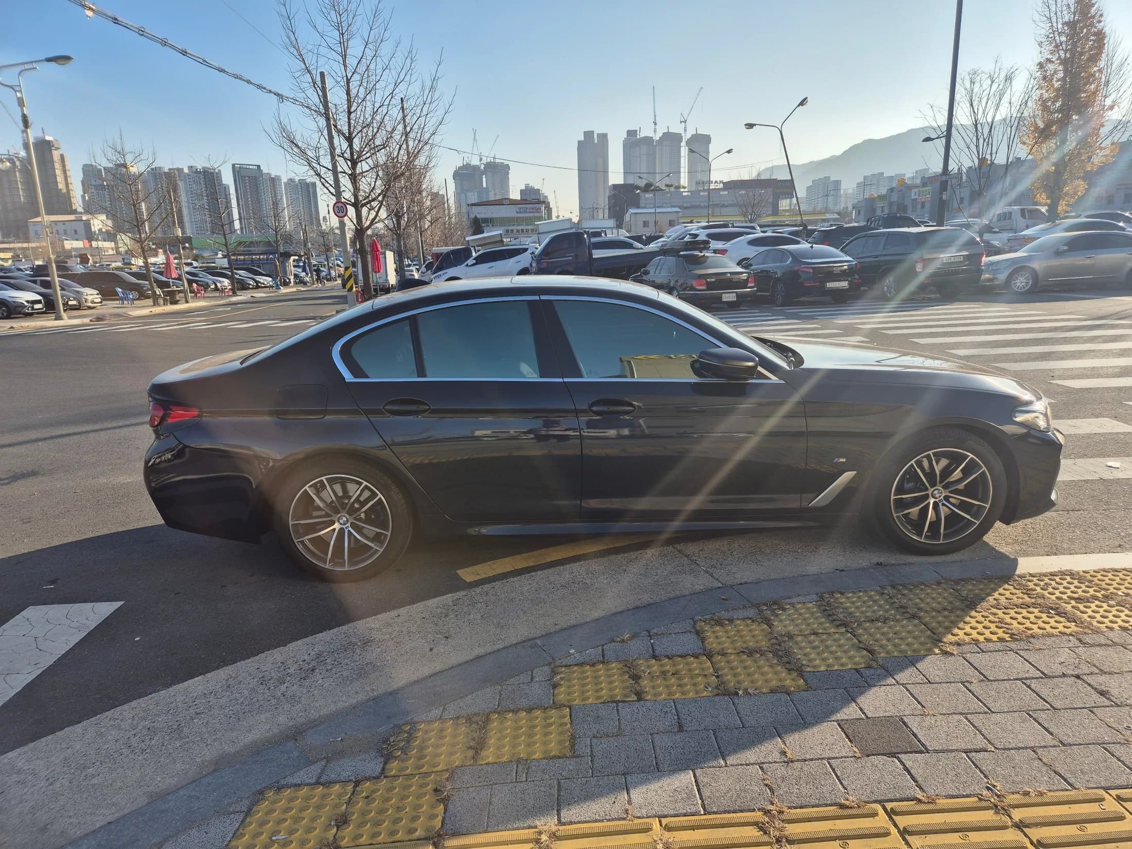 BMW 5-Series 520i M Sport, 2021 г. 43898 км. — фото 8