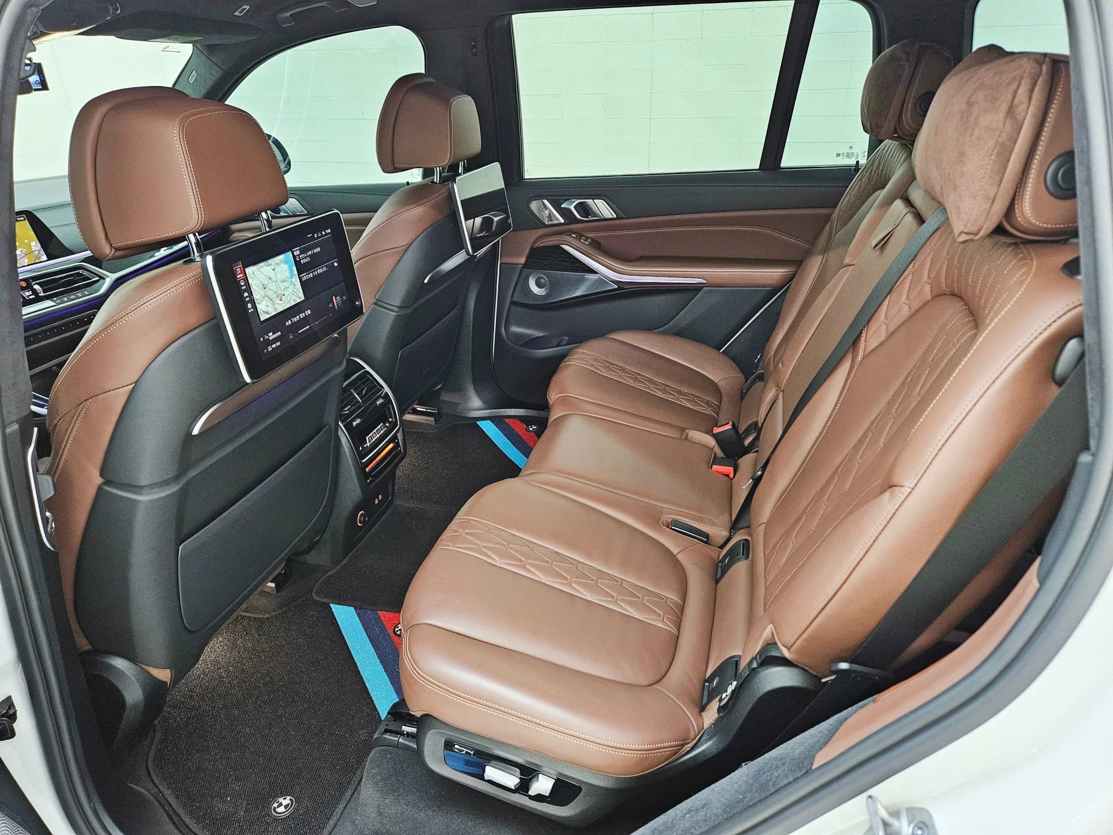 BMW X7 xDrive 40i M Sport 7STR, 2021 г. 28207 км. — фото 11