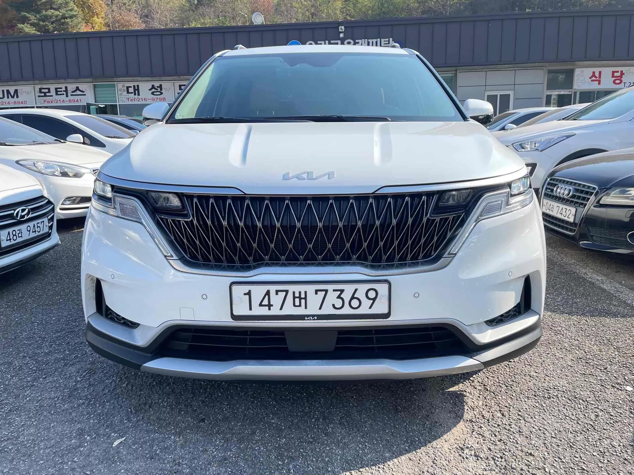 Kia Carnival 9-Seater Prestige, 2023 г. 57093 км. — фото 2