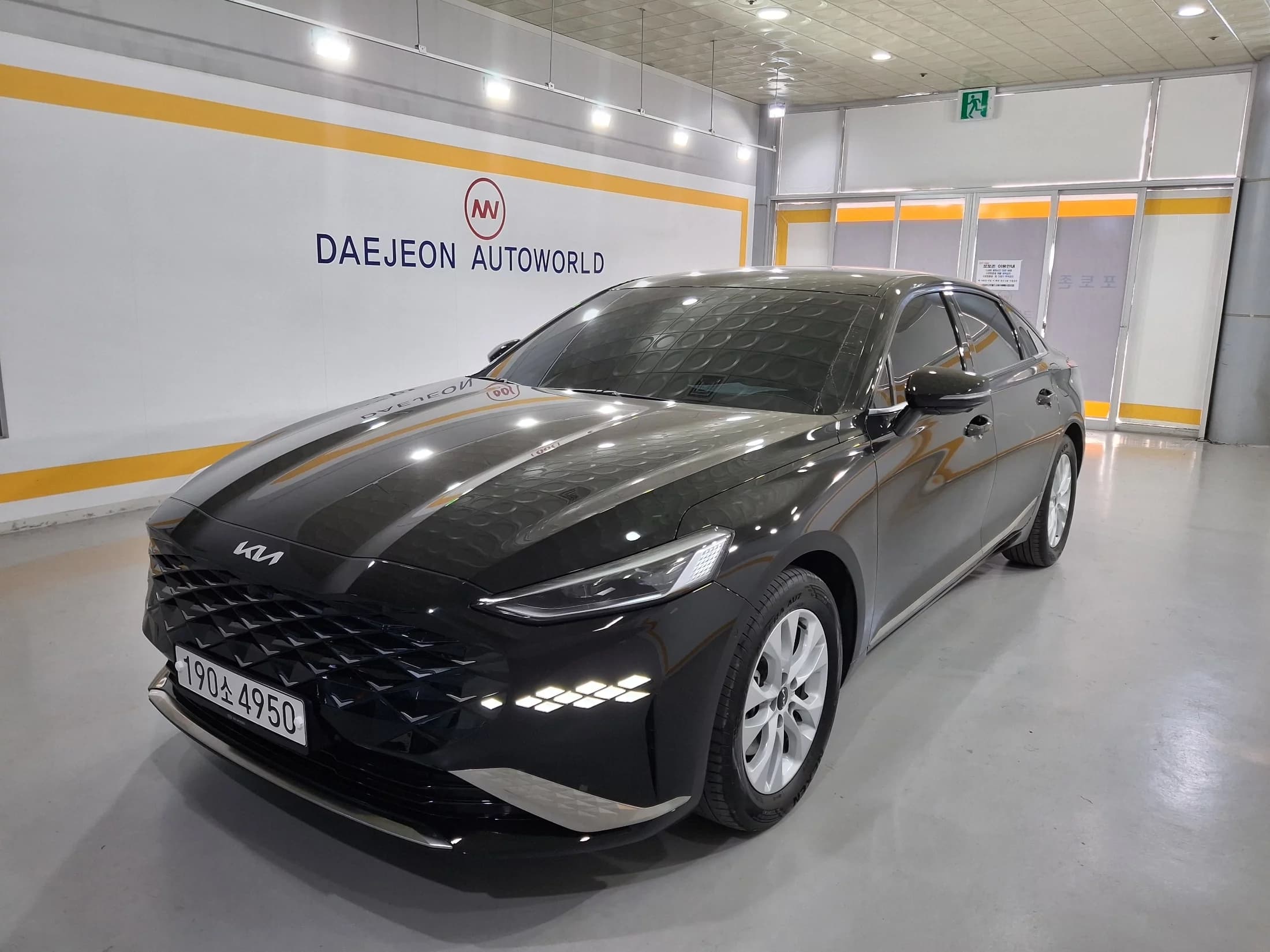 Kia K8 2.5 Gasoline 2WD Noblesse, 2021 г. 24927 км. — фото 3