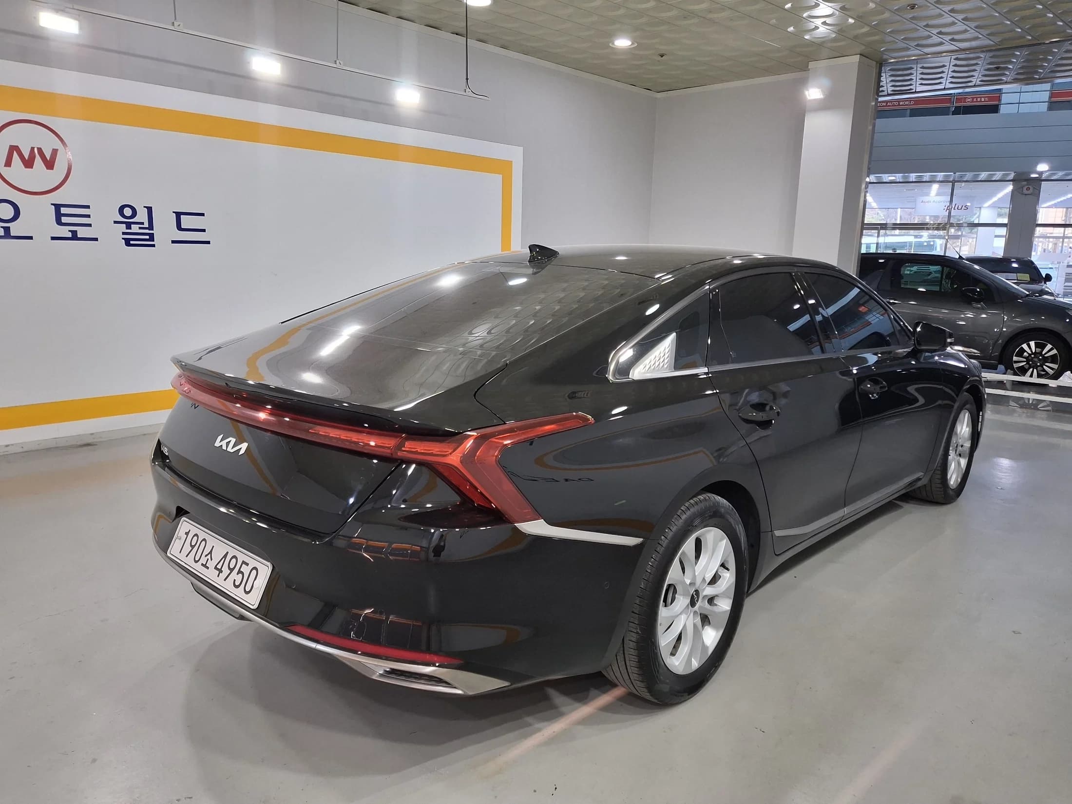 Kia K8 2.5 Gasoline 2WD Noblesse, 2021 г. 24927 км. — фото 6