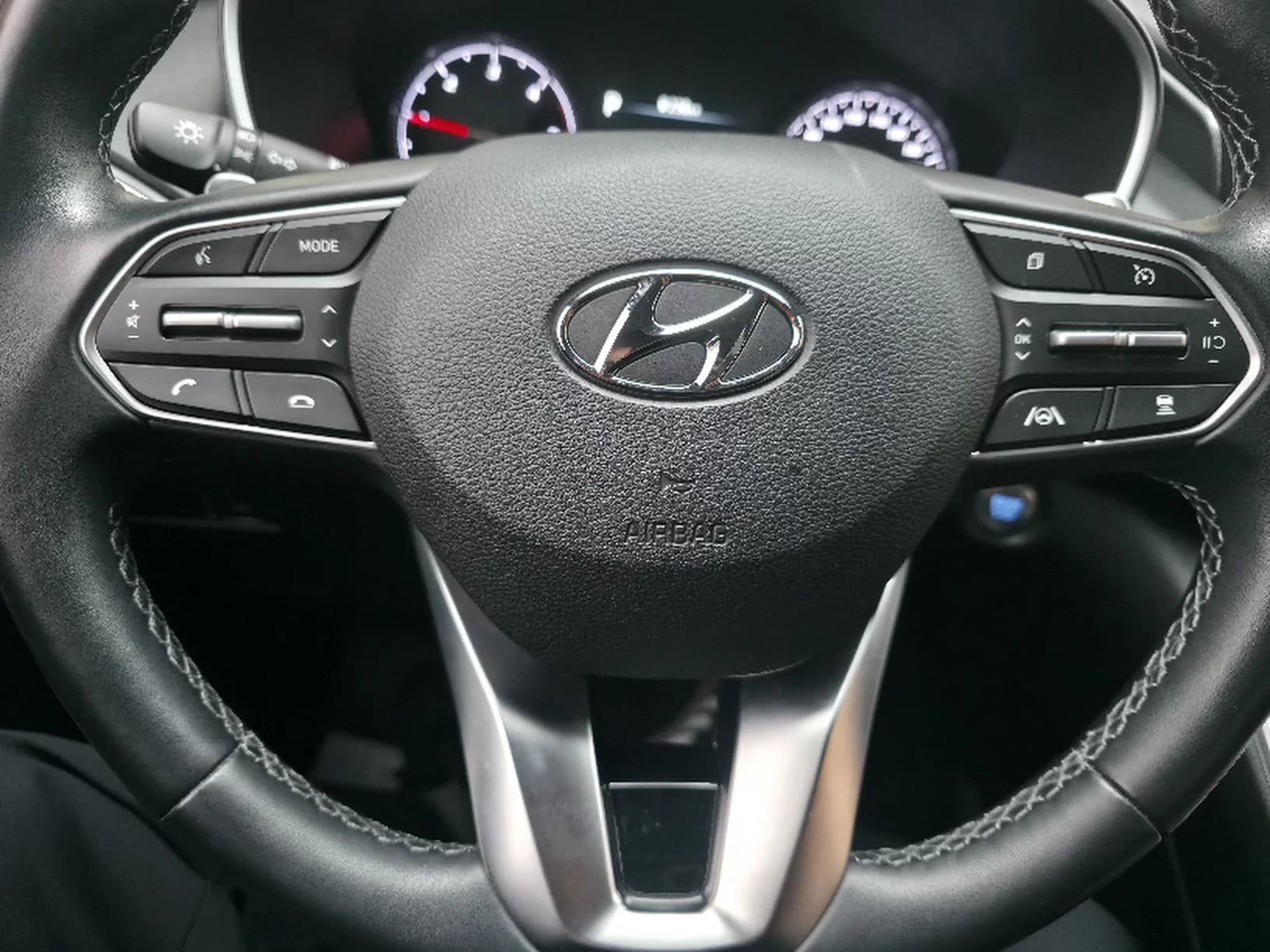 Hyundai Santa Fe Diesel 2.2 2WD Exclusive, 2022 г. 60087 км. — фото 19