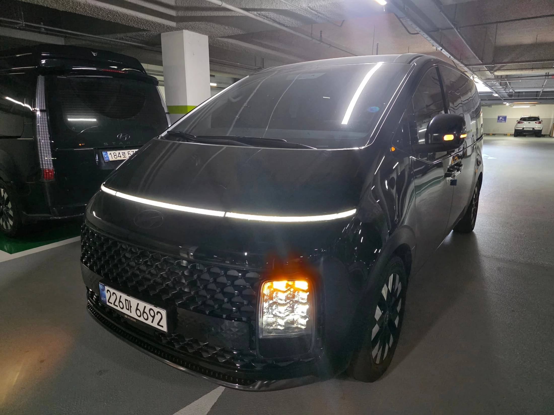 Hyundai Staria 4WD Lounge 9-Seater Inspiration, 2024 г. 10100 км. — фото 18