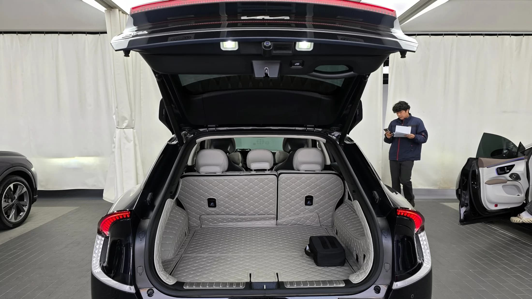 Kia EV6 Long Range 4WD Earth, электромобиль, 2023 г. 59988 км. — фото 20