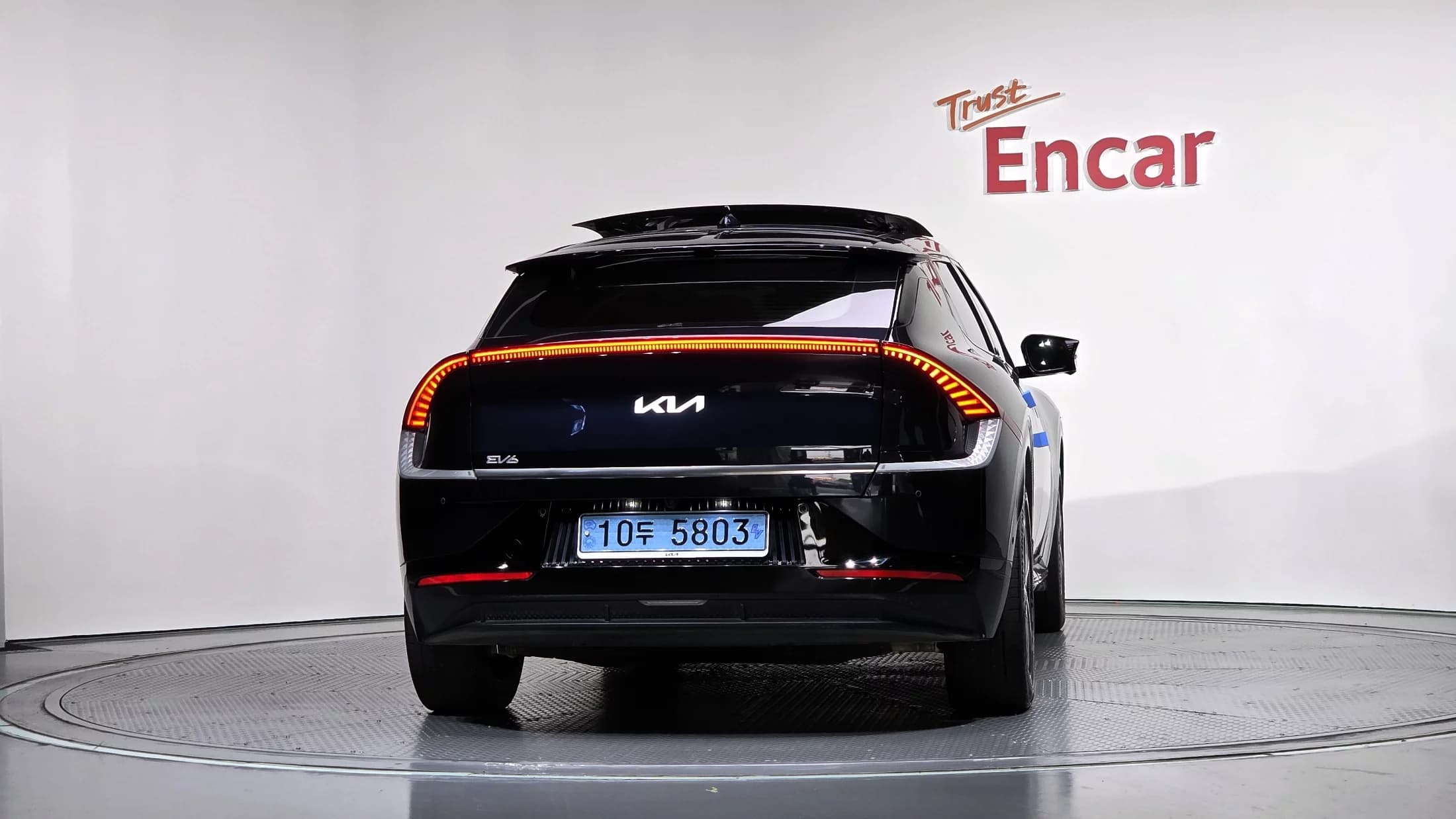 Kia EV6 Long Range 4WD Earth, электромобиль, 2023 г. 59988 км. — фото 4