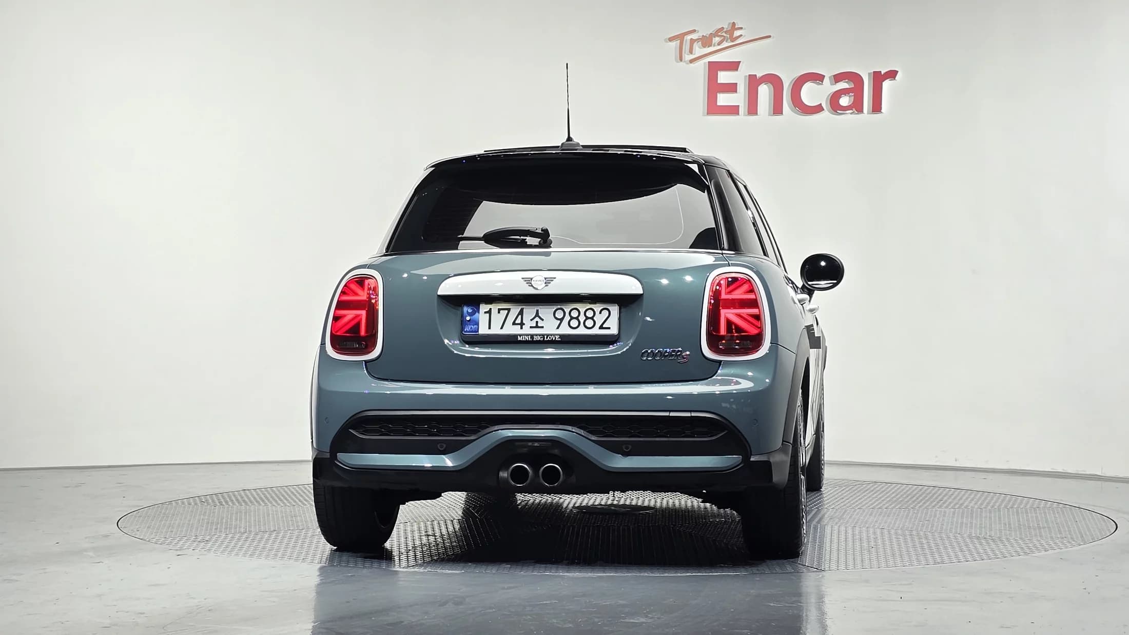 MINI Cooper 5Door Multitione Edition 3rd, 2023 г. 34763 км. — фото 4