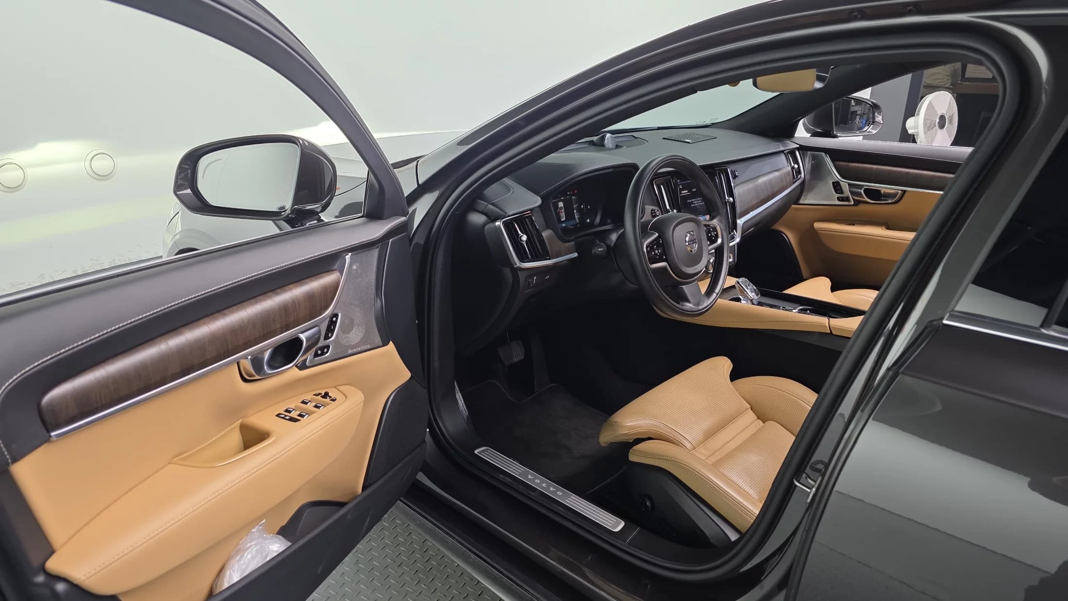 Volvo S90 B6 AWD Inscription, 2022 г. 63857 км. — фото 11