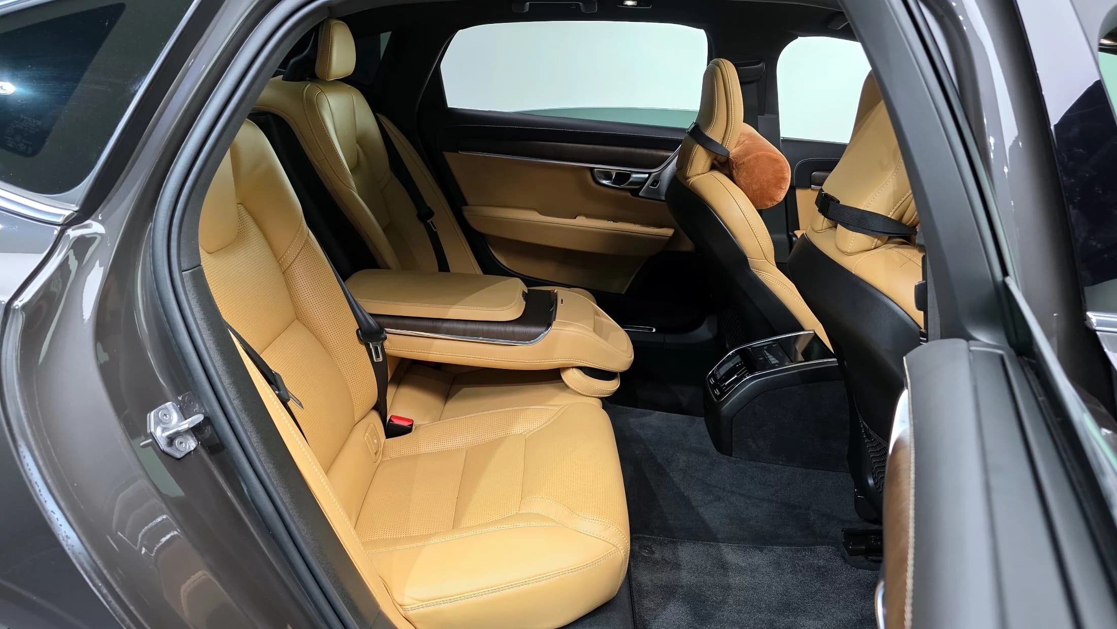 Volvo S90 B6 AWD Inscription, 2022 г. 63857 км. — фото 12
