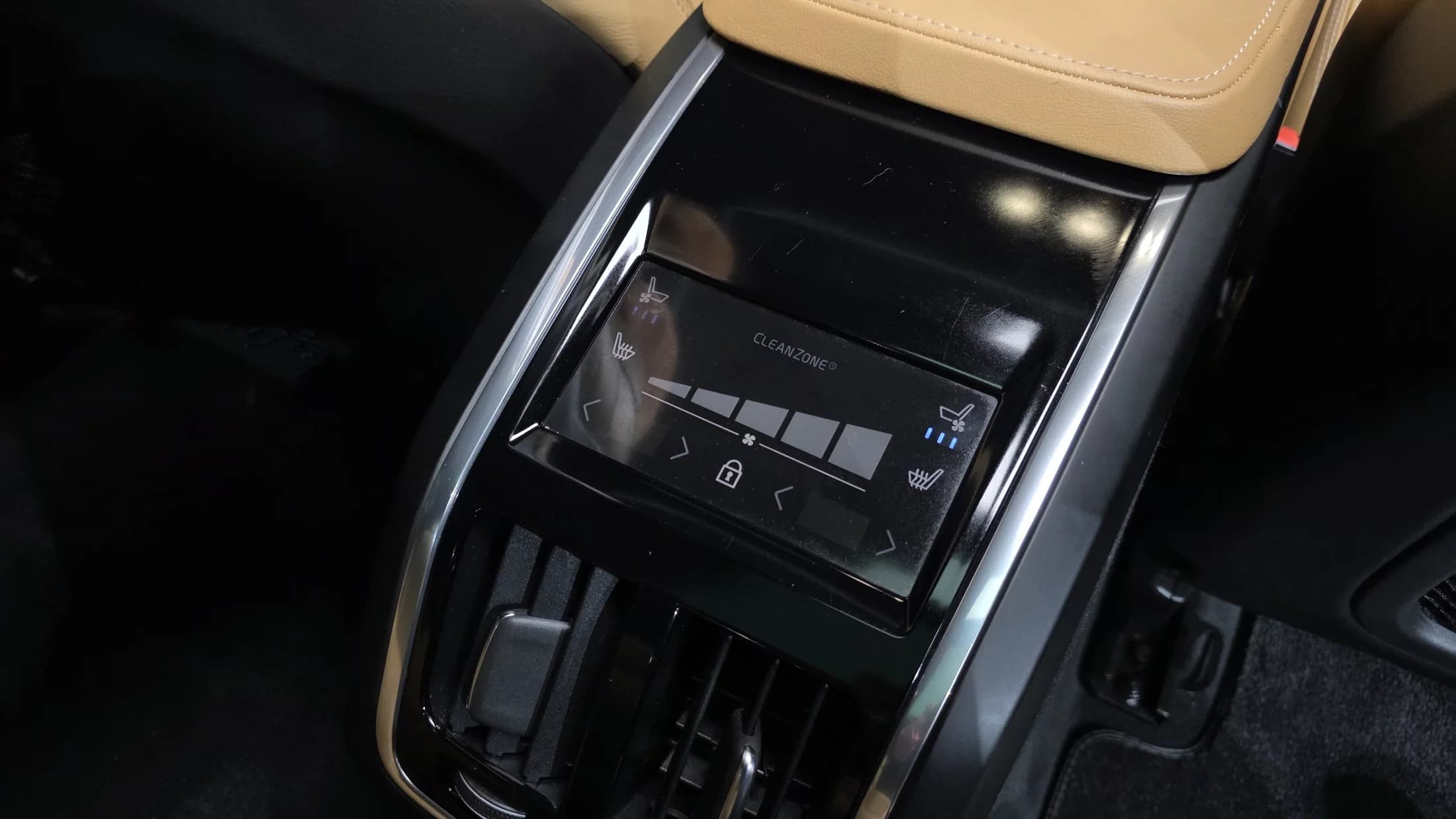 Volvo S90 B6 AWD Inscription, 2022 г. 63857 км. — фото 17