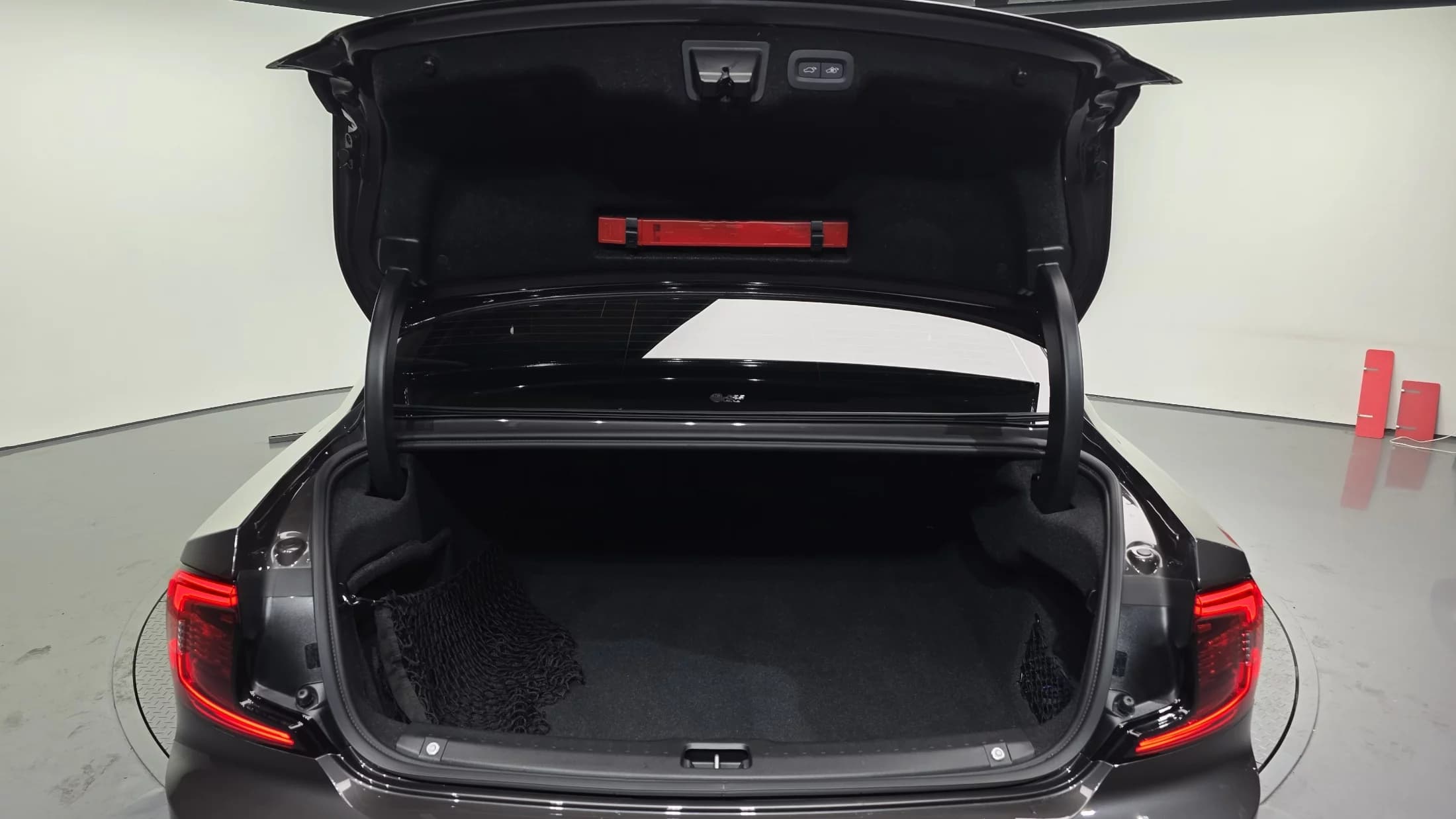 Volvo S90 B6 AWD Inscription, 2022 г. 63857 км. — фото 20