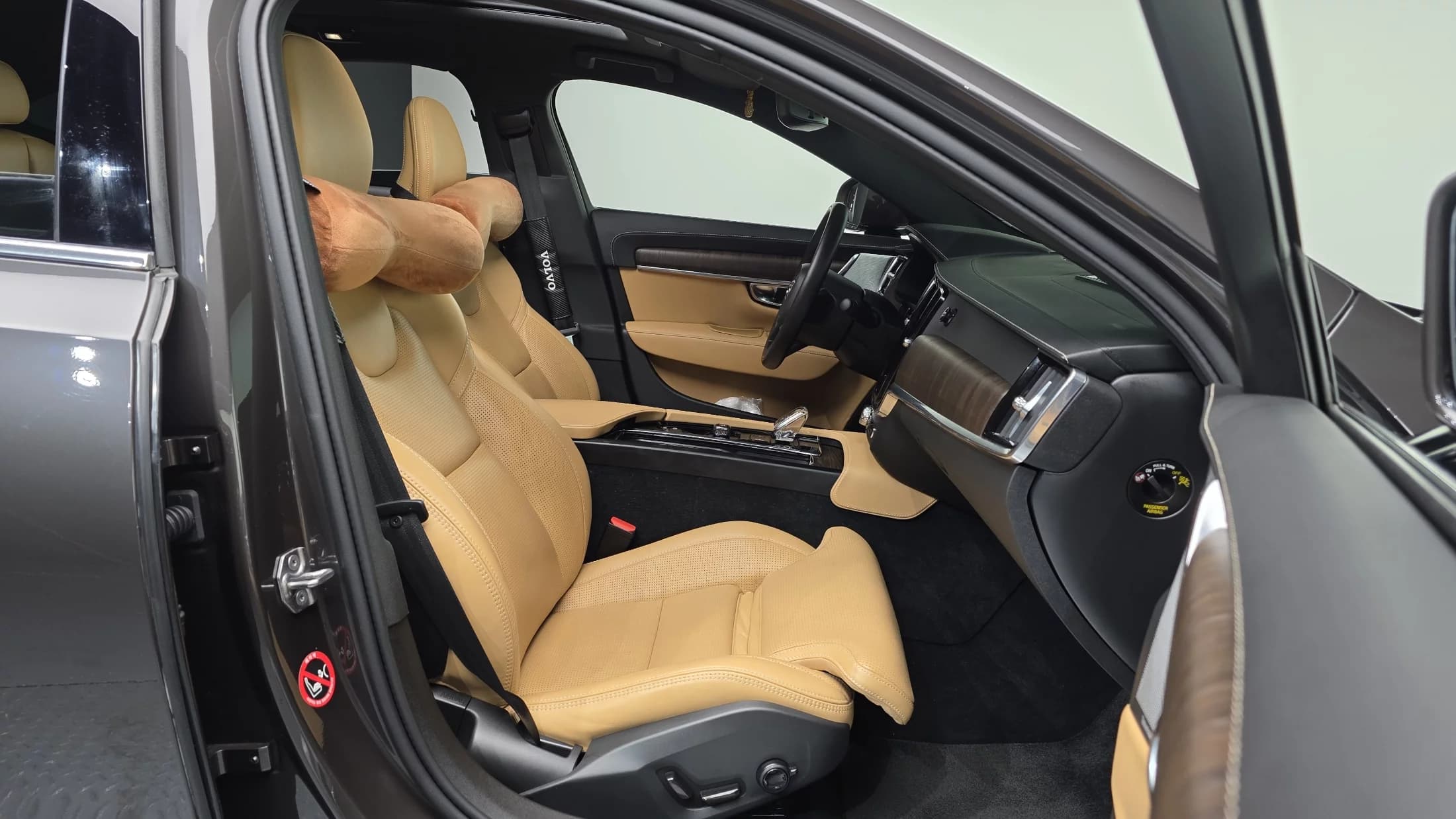 Volvo S90 B6 AWD Inscription, 2022 г. 63857 км. — фото 10