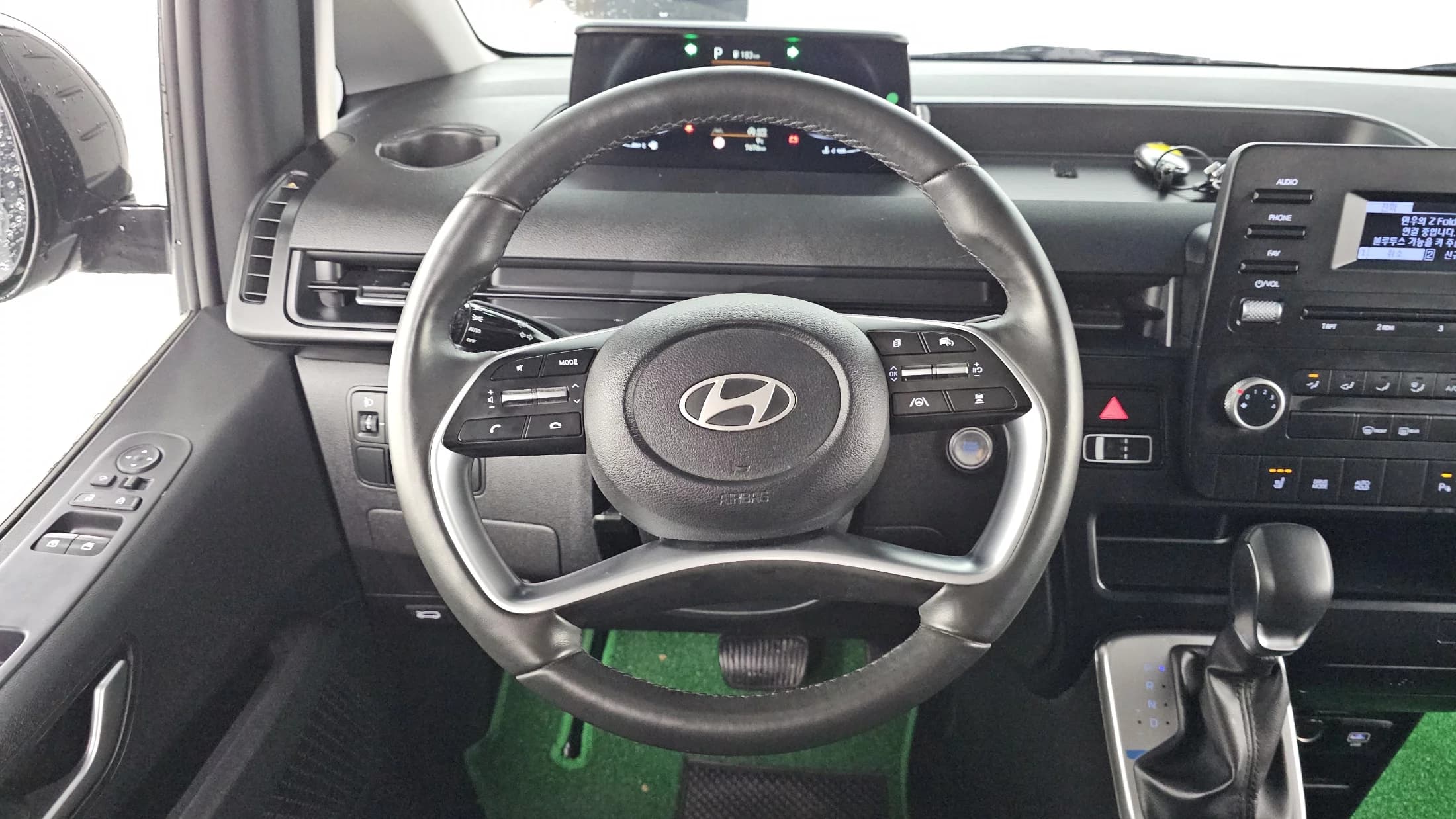 Hyundai Staria Cargo 5-Seater Modern, 2024 г. 7780 км. — фото 13