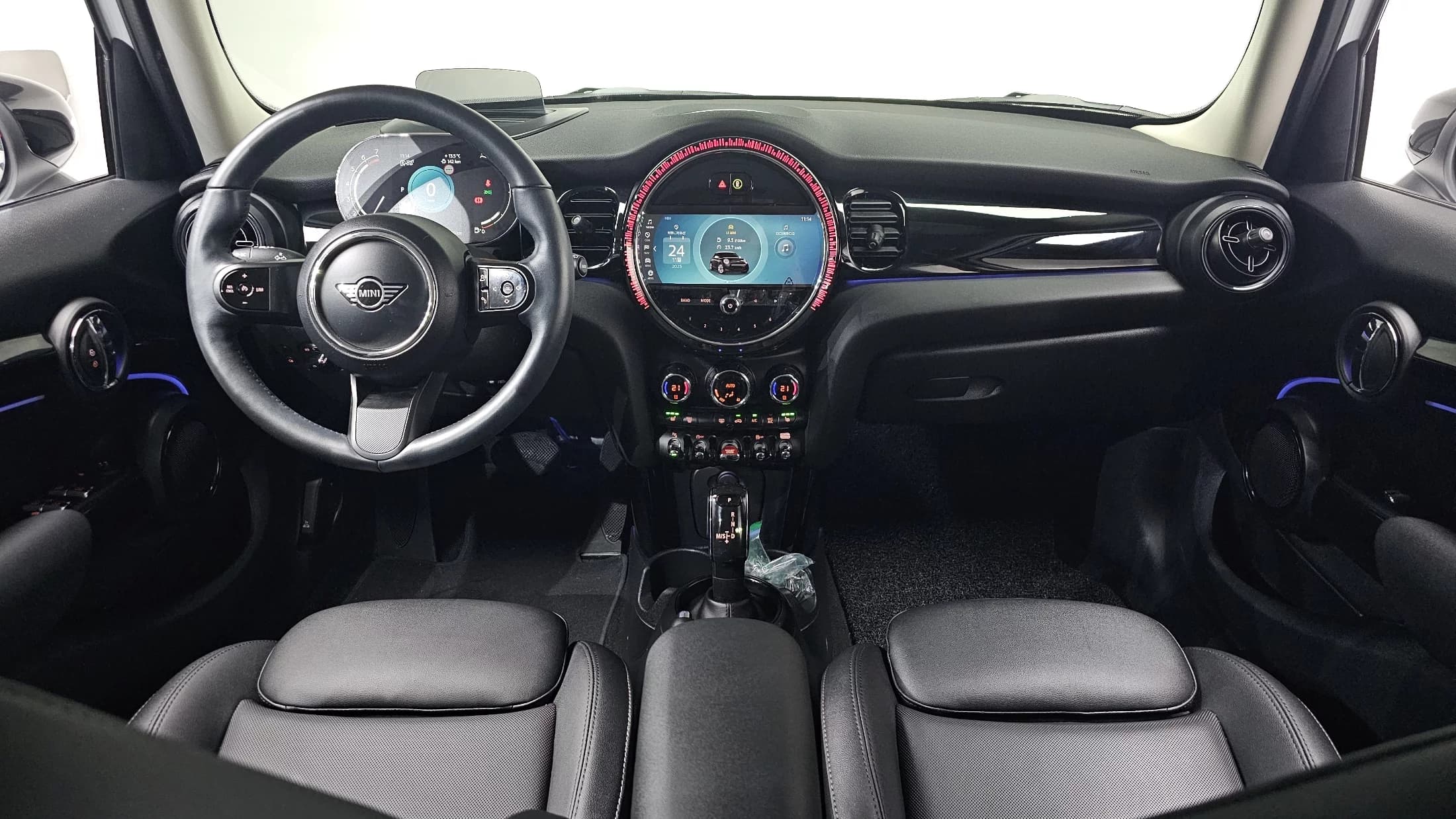 MINI Cooper 5Door Classic Third Generation, 2024 г. 8088 км. — фото 6