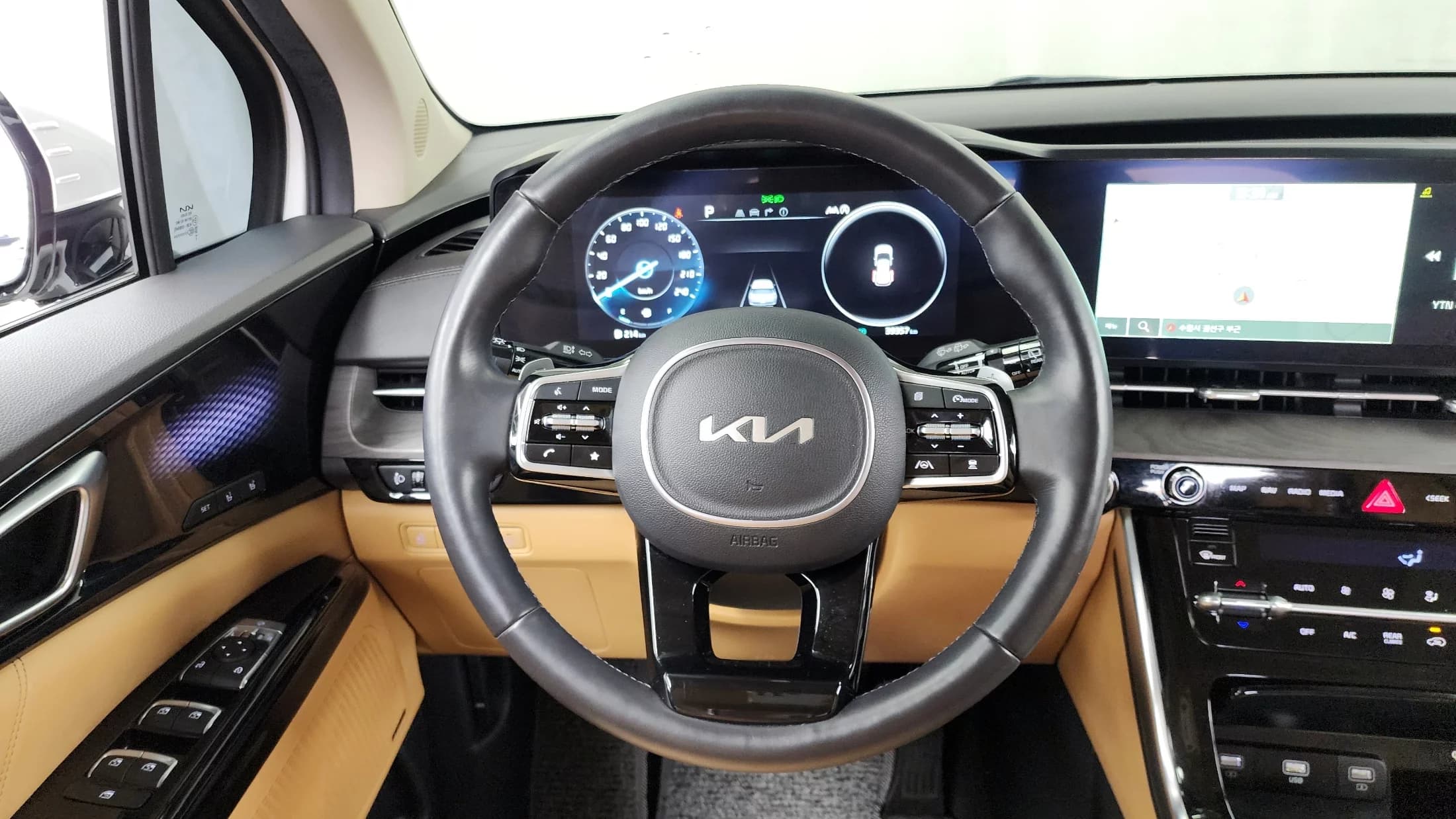 Kia Carnival 9-Seater Signature, 2022 г. 39365 км. — фото 13