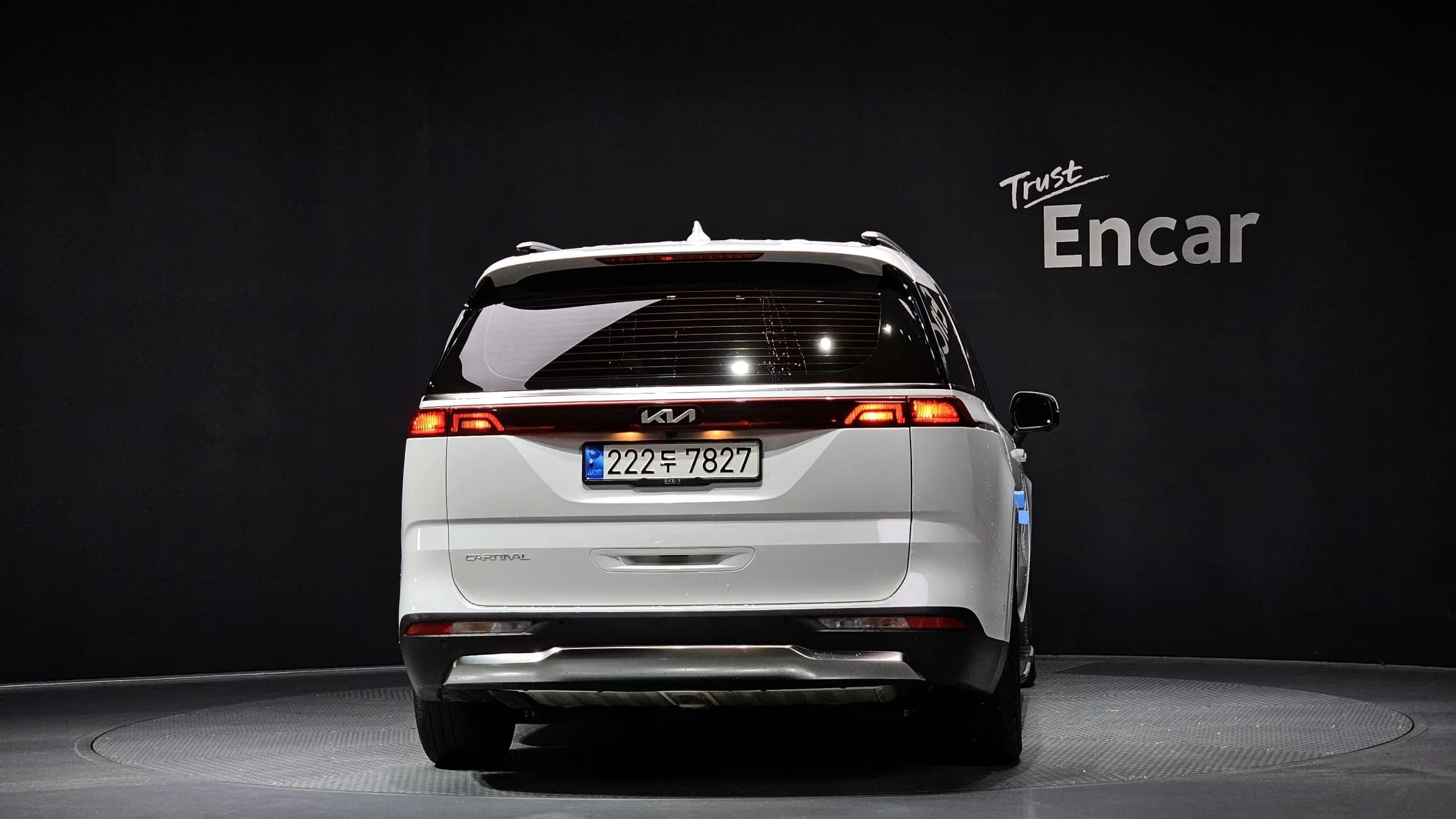 Kia Carnival 9-Seater Signature, 2022 г. 39365 км. — фото 4