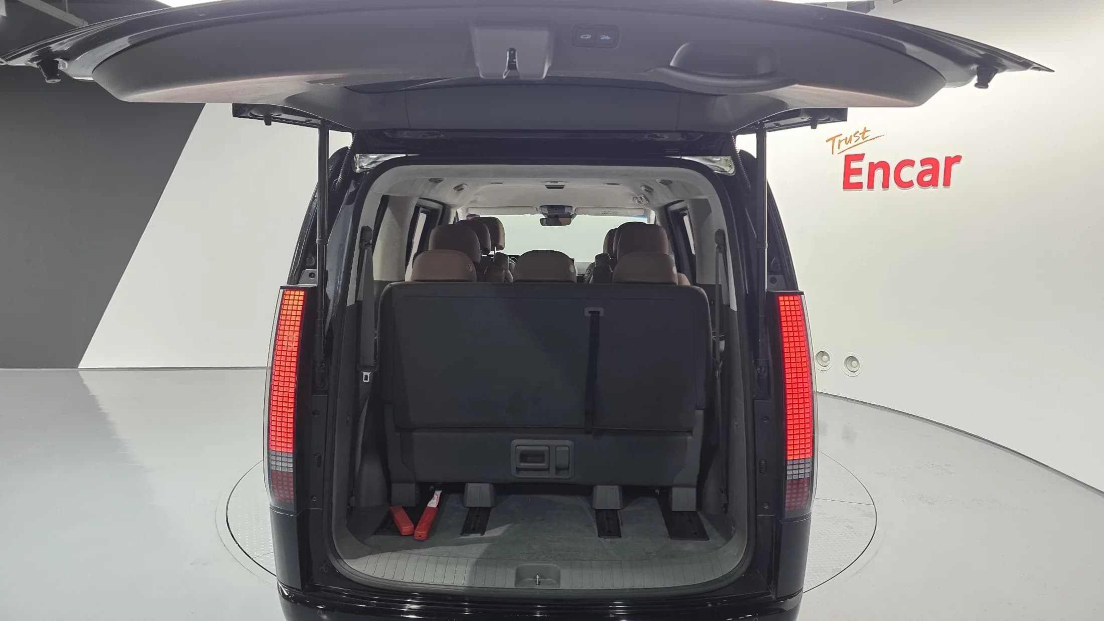 Hyundai Staria 4WD Lounge 9-Seater Inspiration, 2021 г. 83307 км. — фото 20