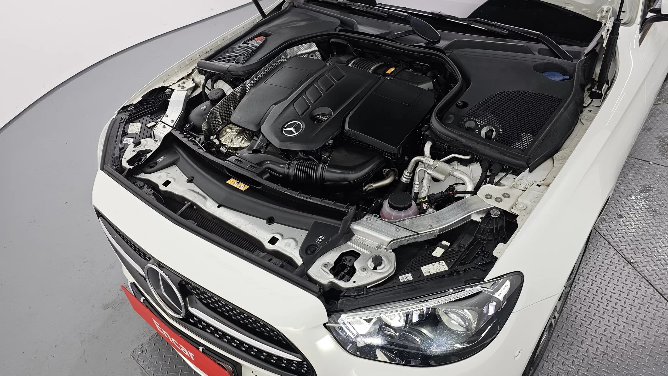 Mercedes-Benz E-Class E220d 4MATIC AMG Line, 2022 г. 111401 км. — фото 6