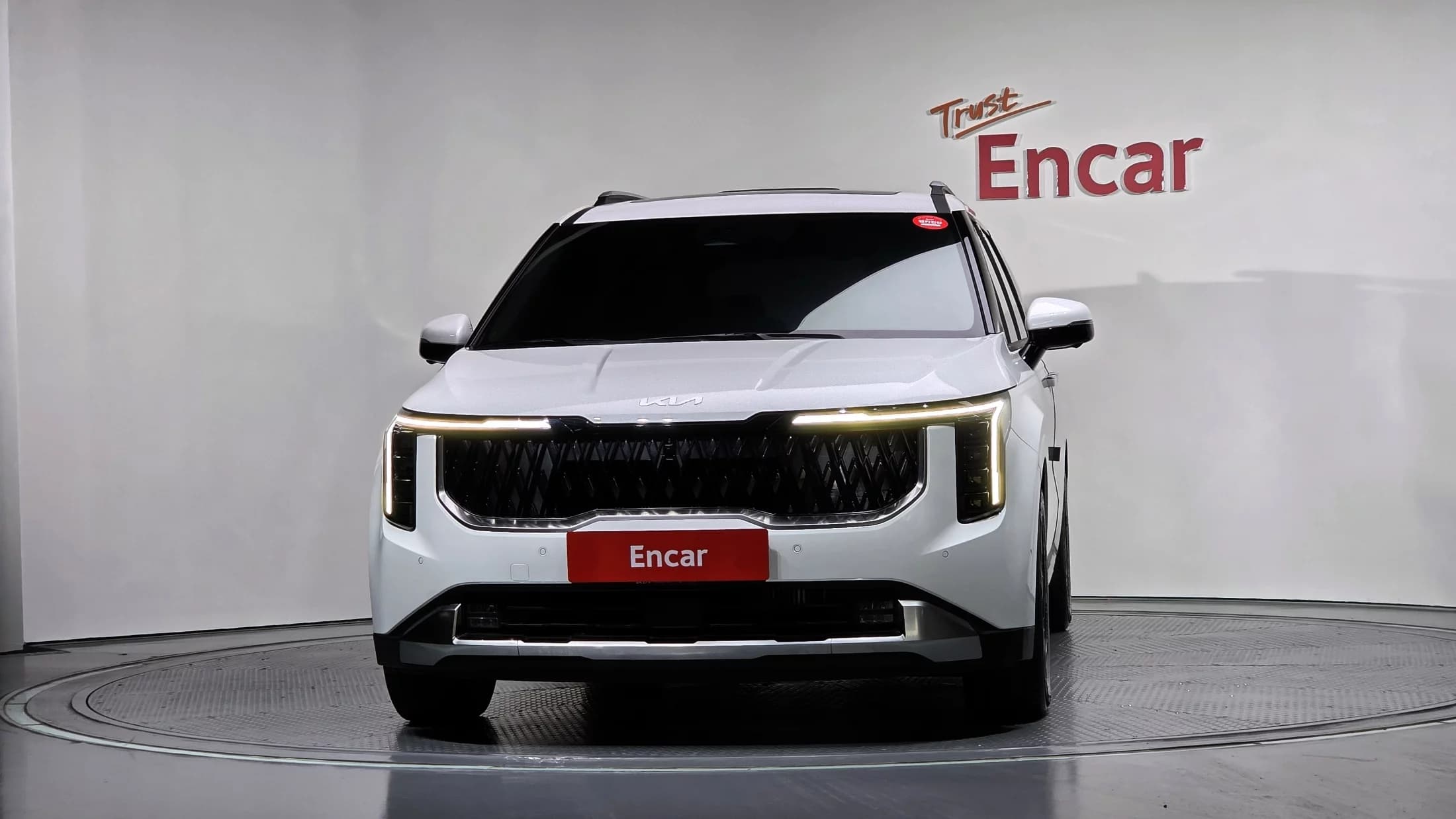 Kia Carnival 9-Seater Signature, 2023 г. 20416 км. — фото 3