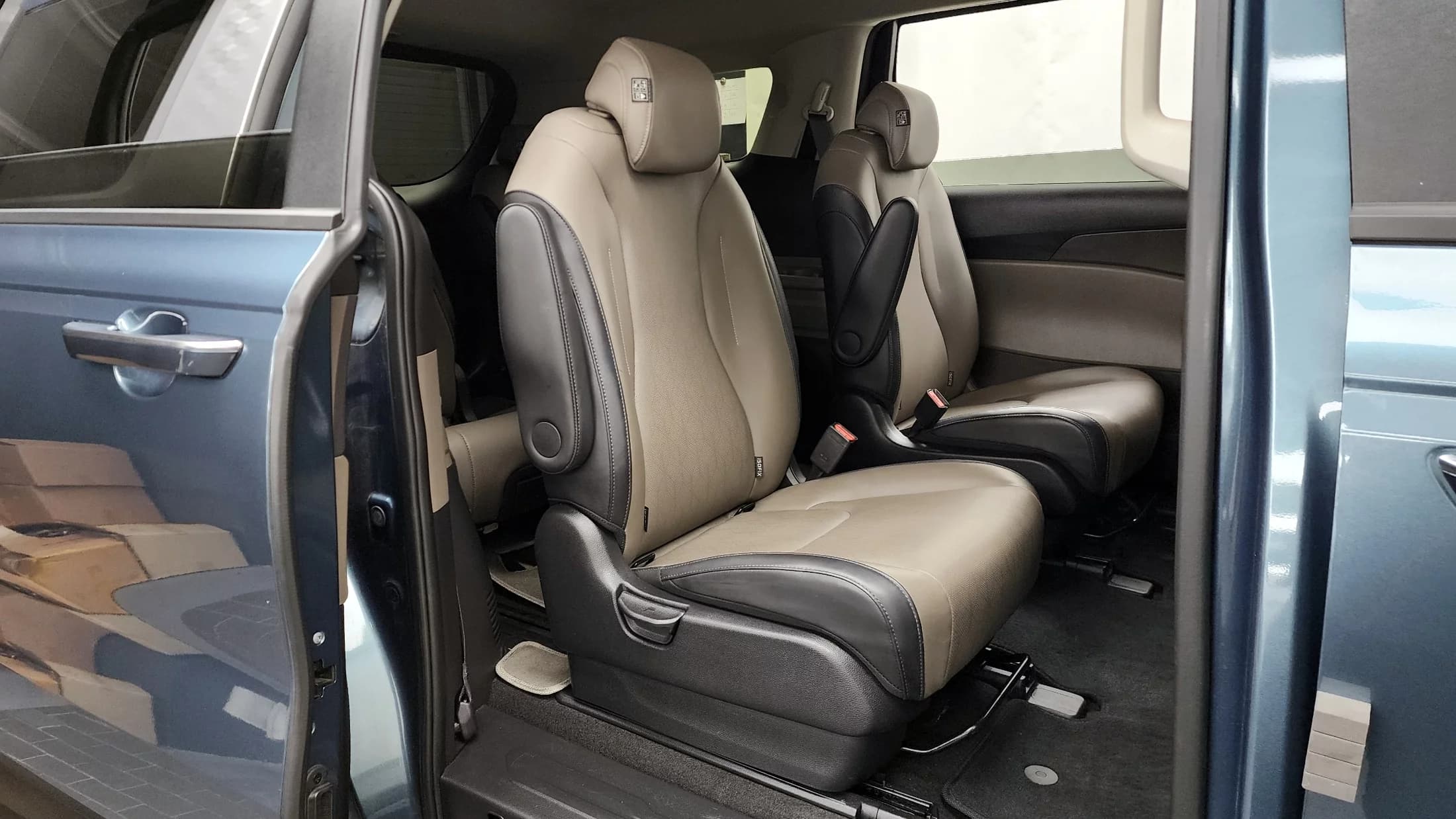 Kia Carnival 9-Seater Prestige, 2024 г. 36564 км. — фото 12