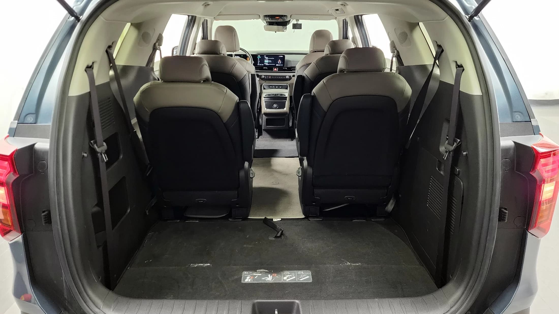 Kia Carnival 9-Seater Prestige, 2024 г. 36564 км. — фото 20