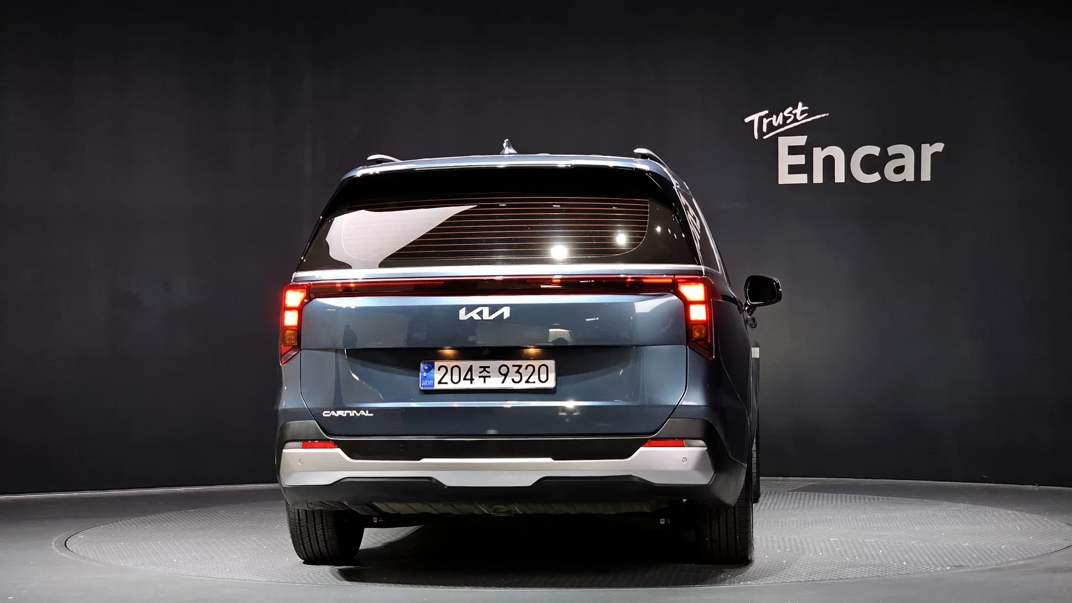 Kia Carnival 9-Seater Prestige, 2024 г. 36564 км. — фото 4