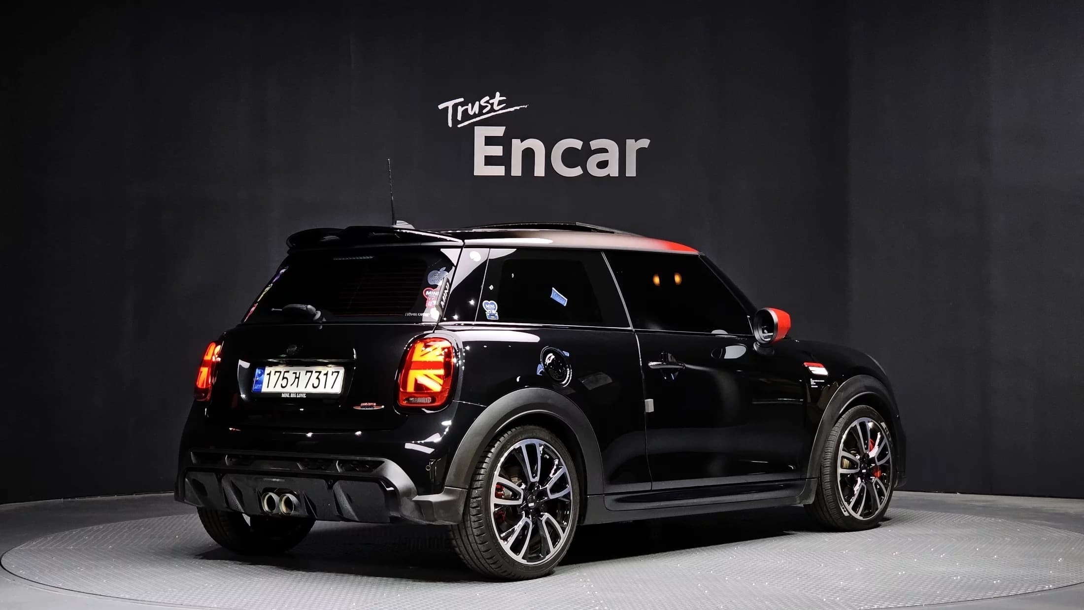 MINI Cooper JCW Pat Moss Edition 3rd, 2023 г. 39375 км. — фото 2