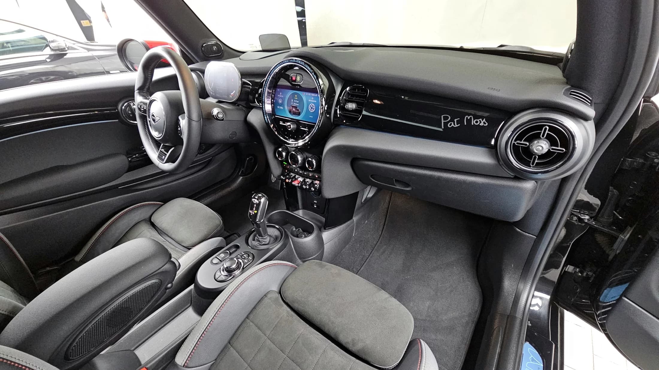 MINI Cooper JCW Pat Moss Edition 3rd, 2023 г. 39375 км. — фото 7